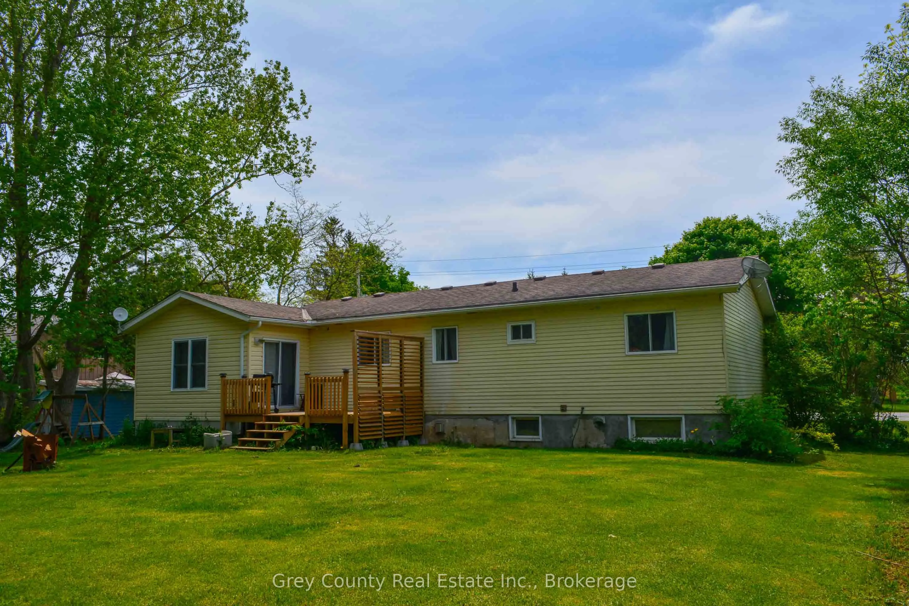 101841 Grey Road 5 Road
