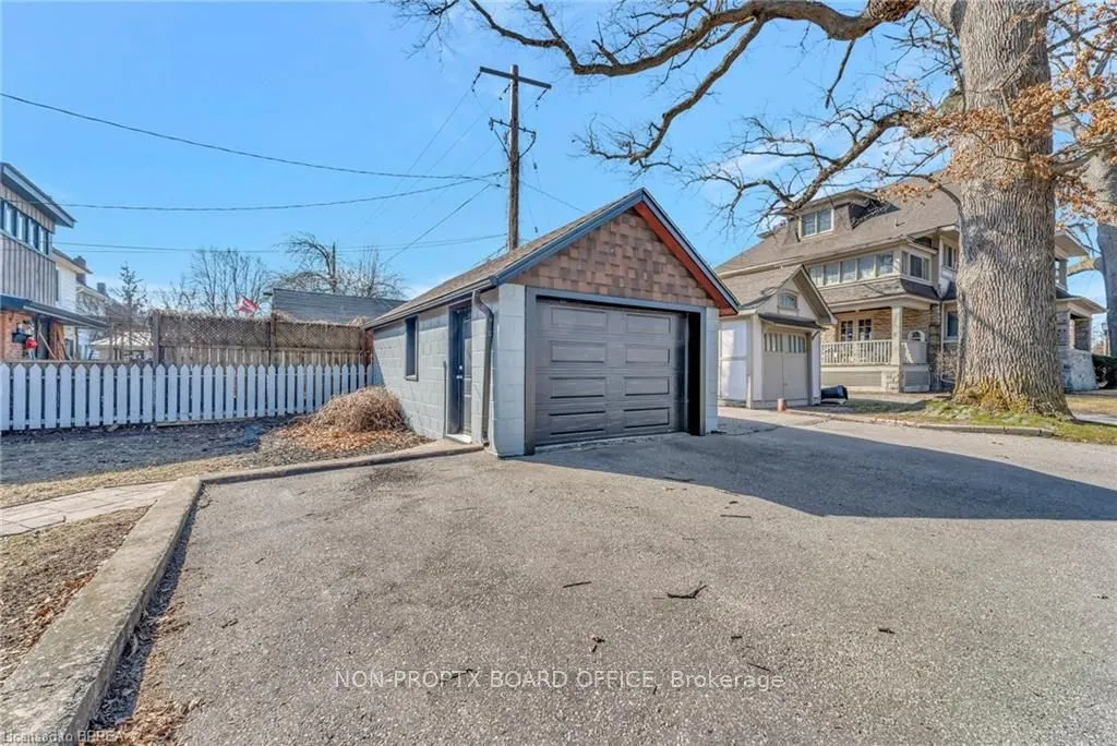74 Lynnwood Avenue