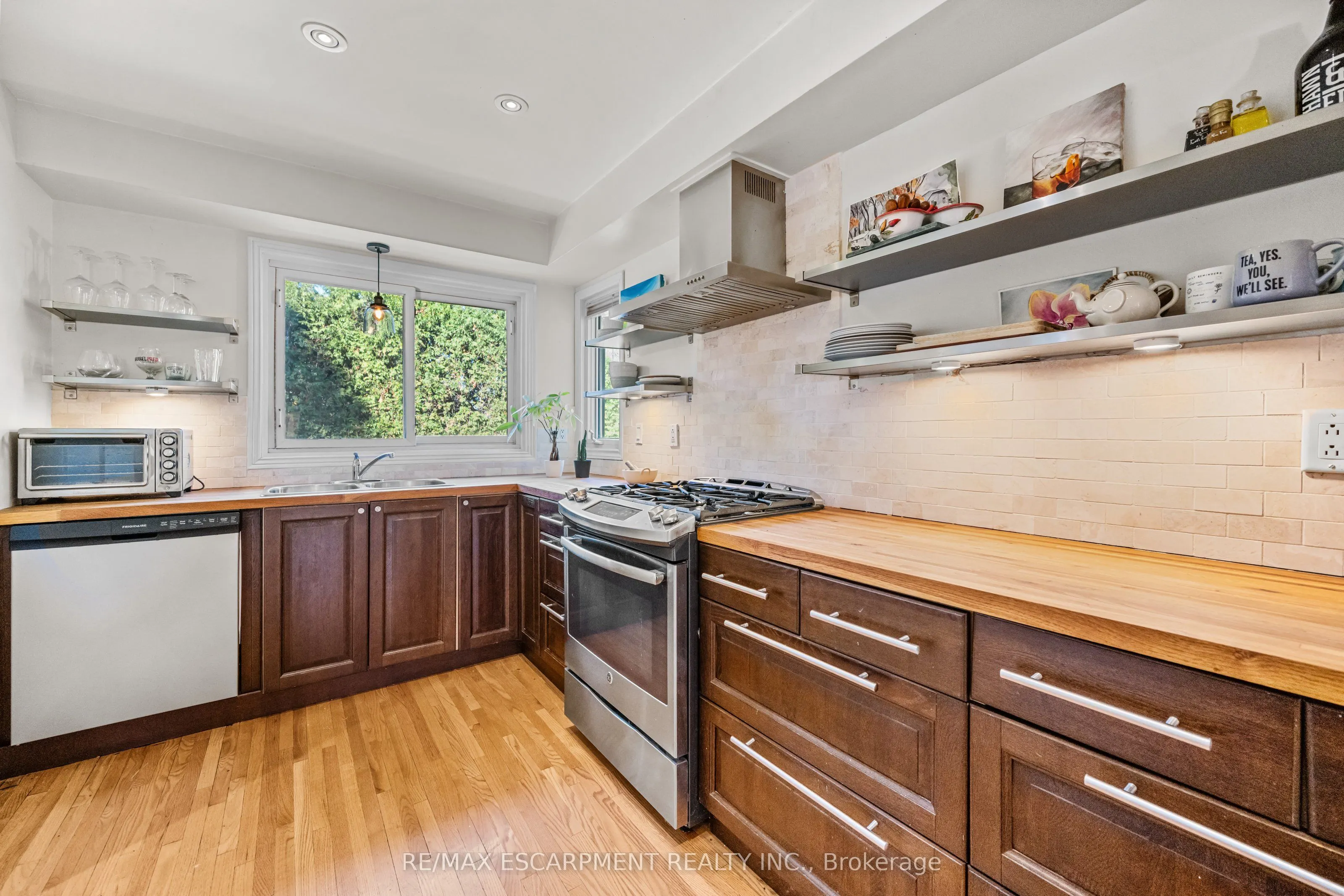 375 Clarendon Drive