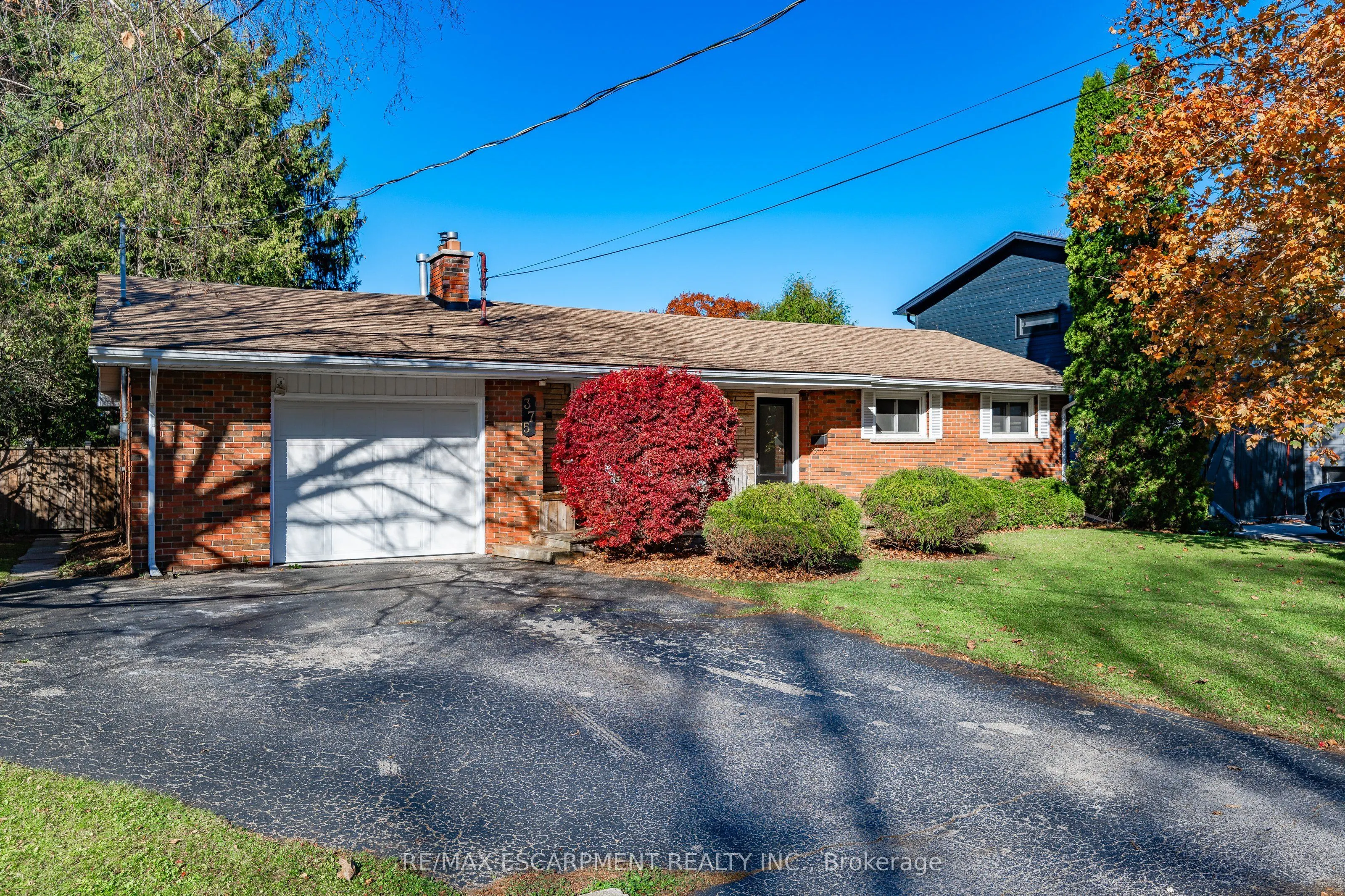 375 Clarendon Drive