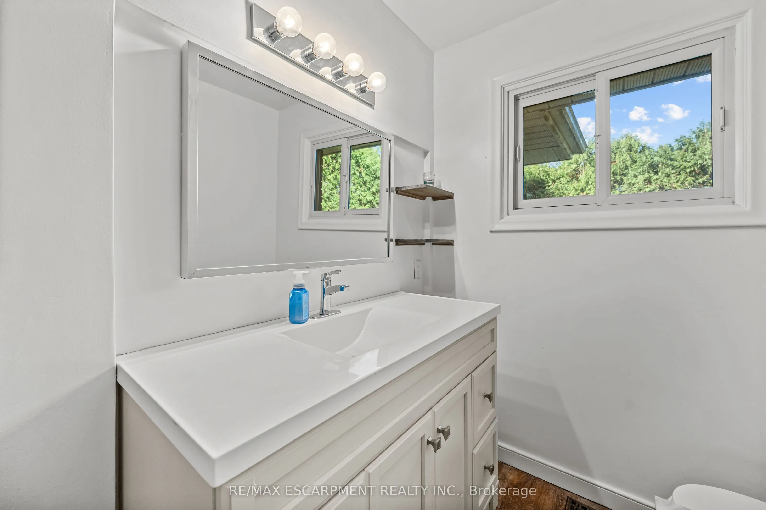 375 Clarendon Drive