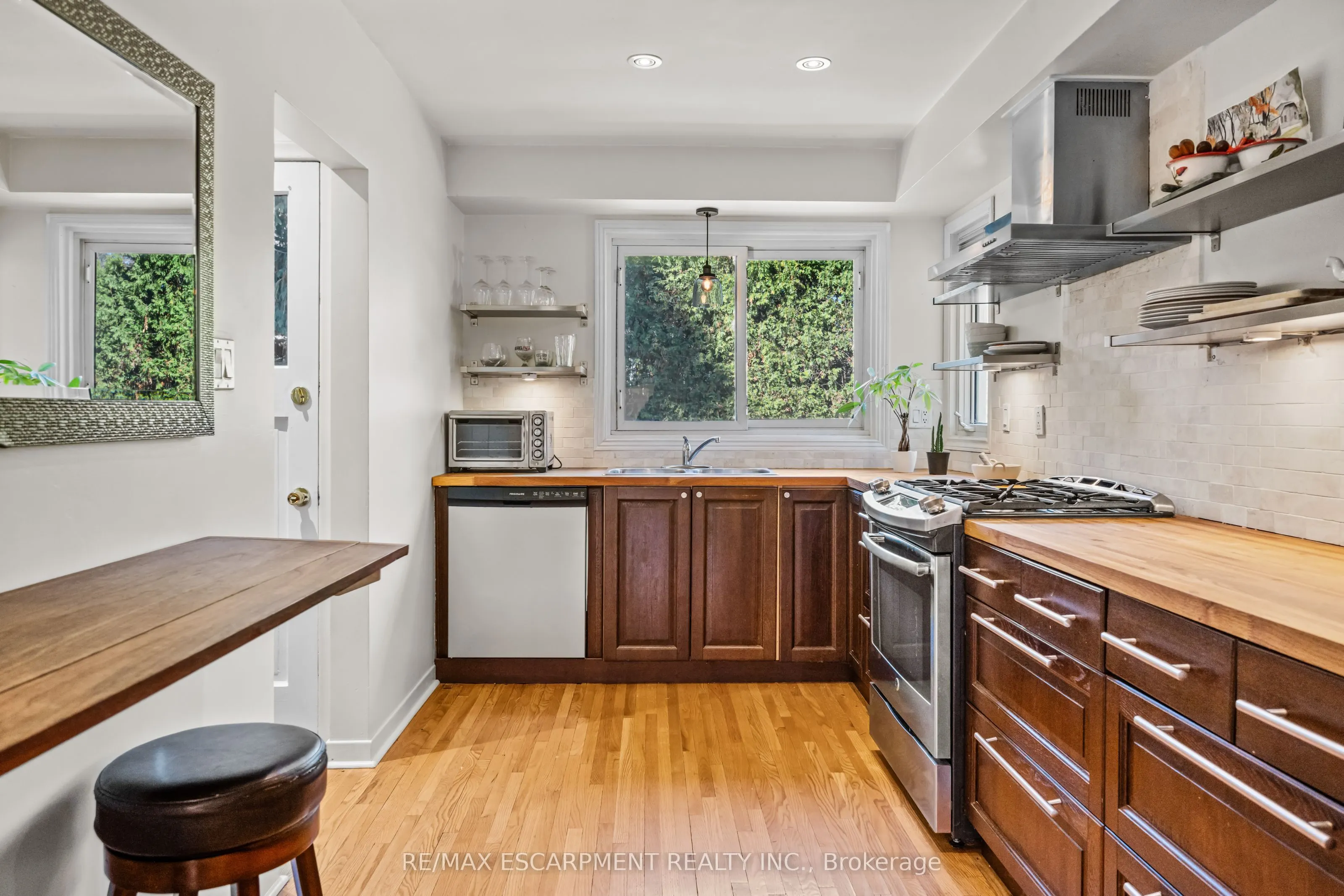 375 Clarendon Drive