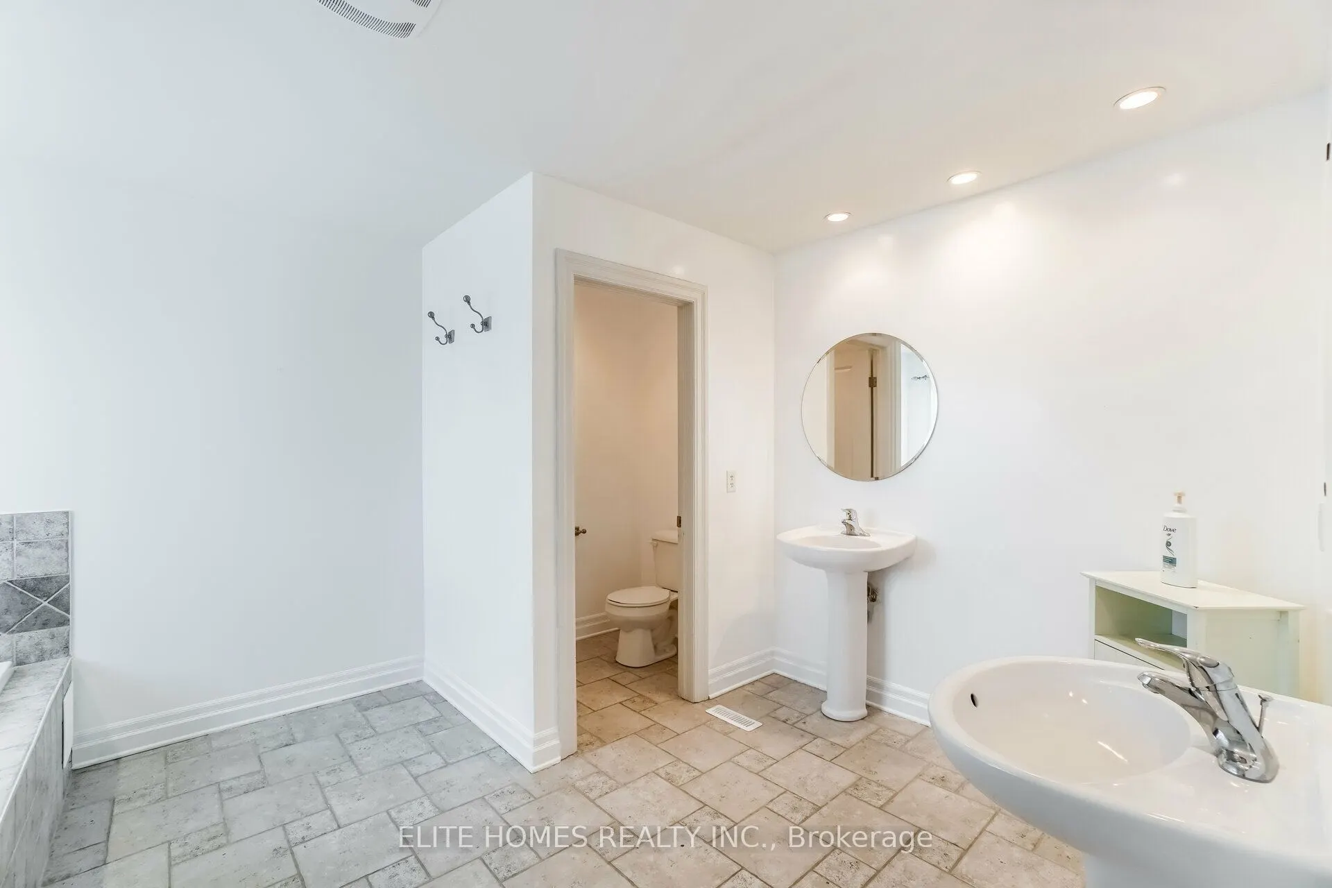 1734 Tigerlily Road
