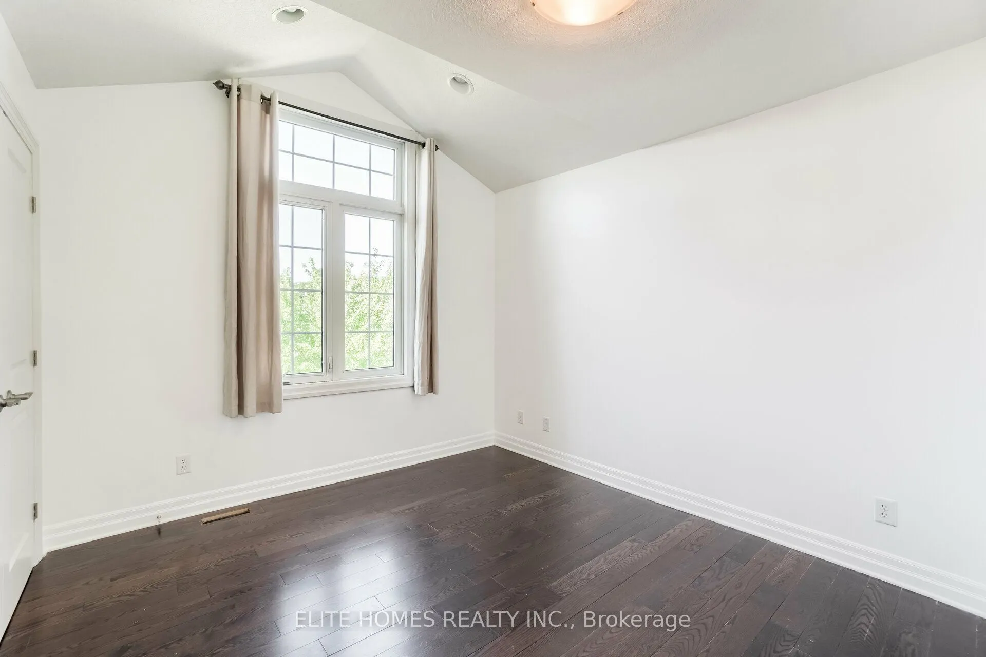 1734 Tigerlily Road