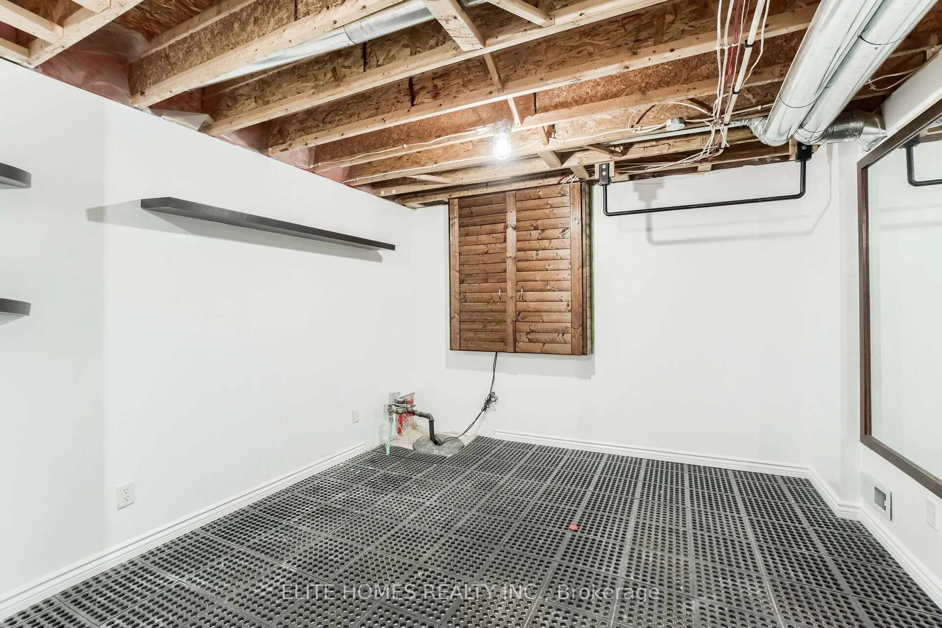 1734 Tigerlily Road