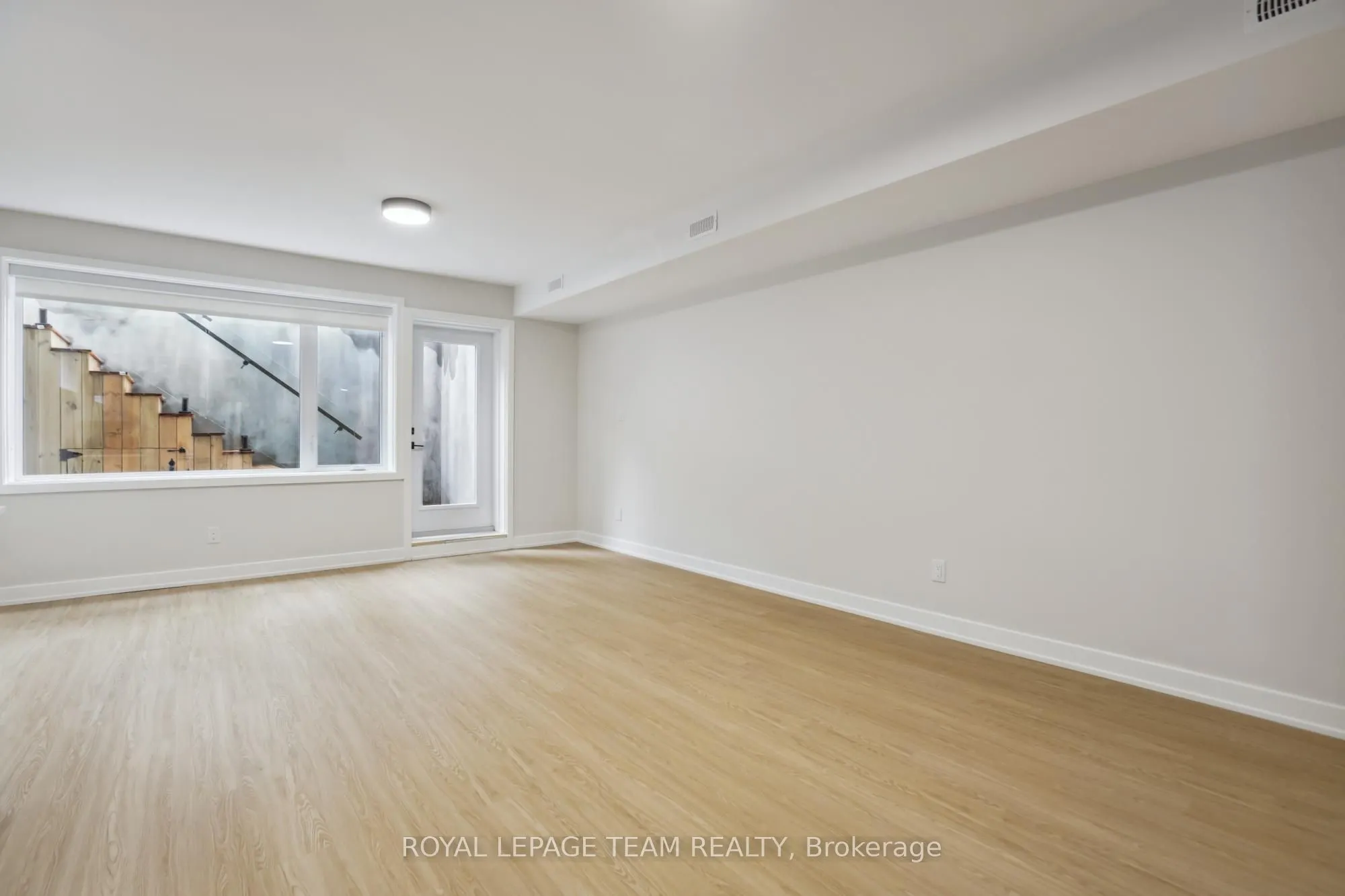 47 GROSVENOR Avenue, #1