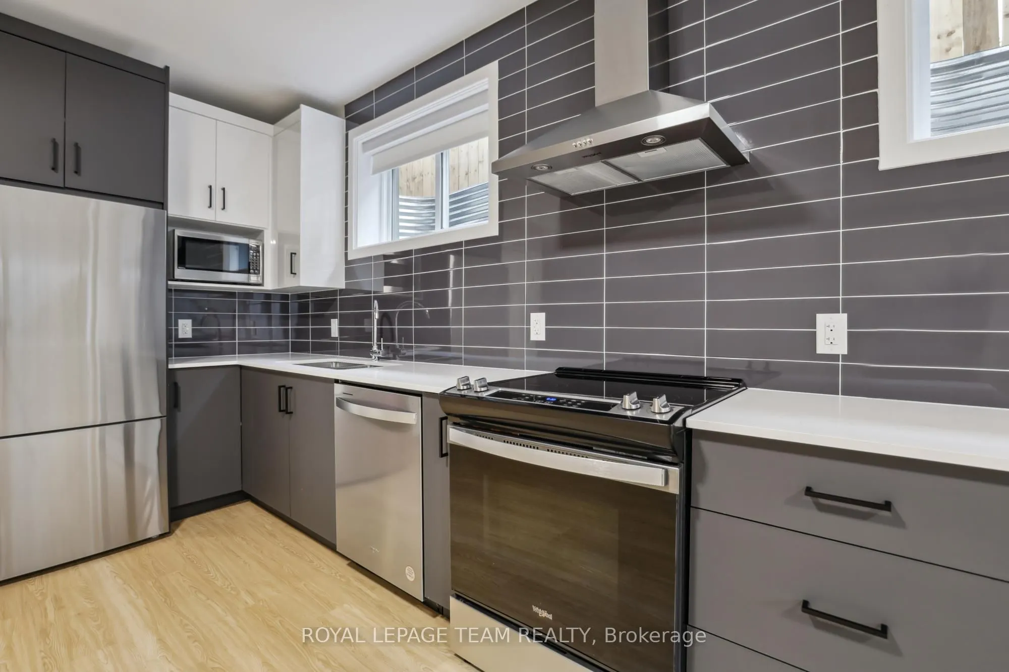 47 GROSVENOR Avenue, #1