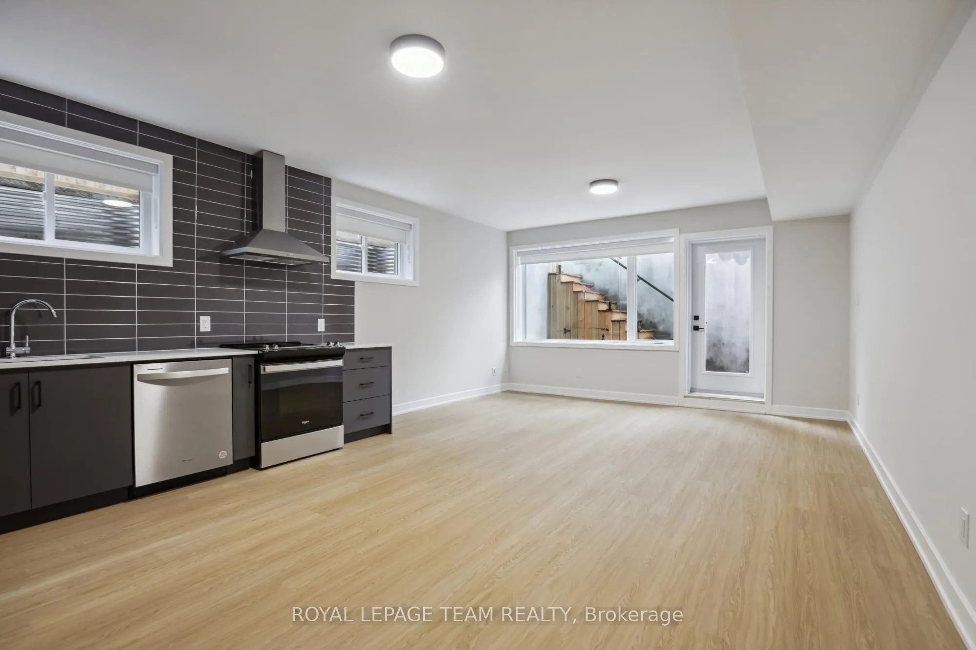 47 GROSVENOR Avenue, #1