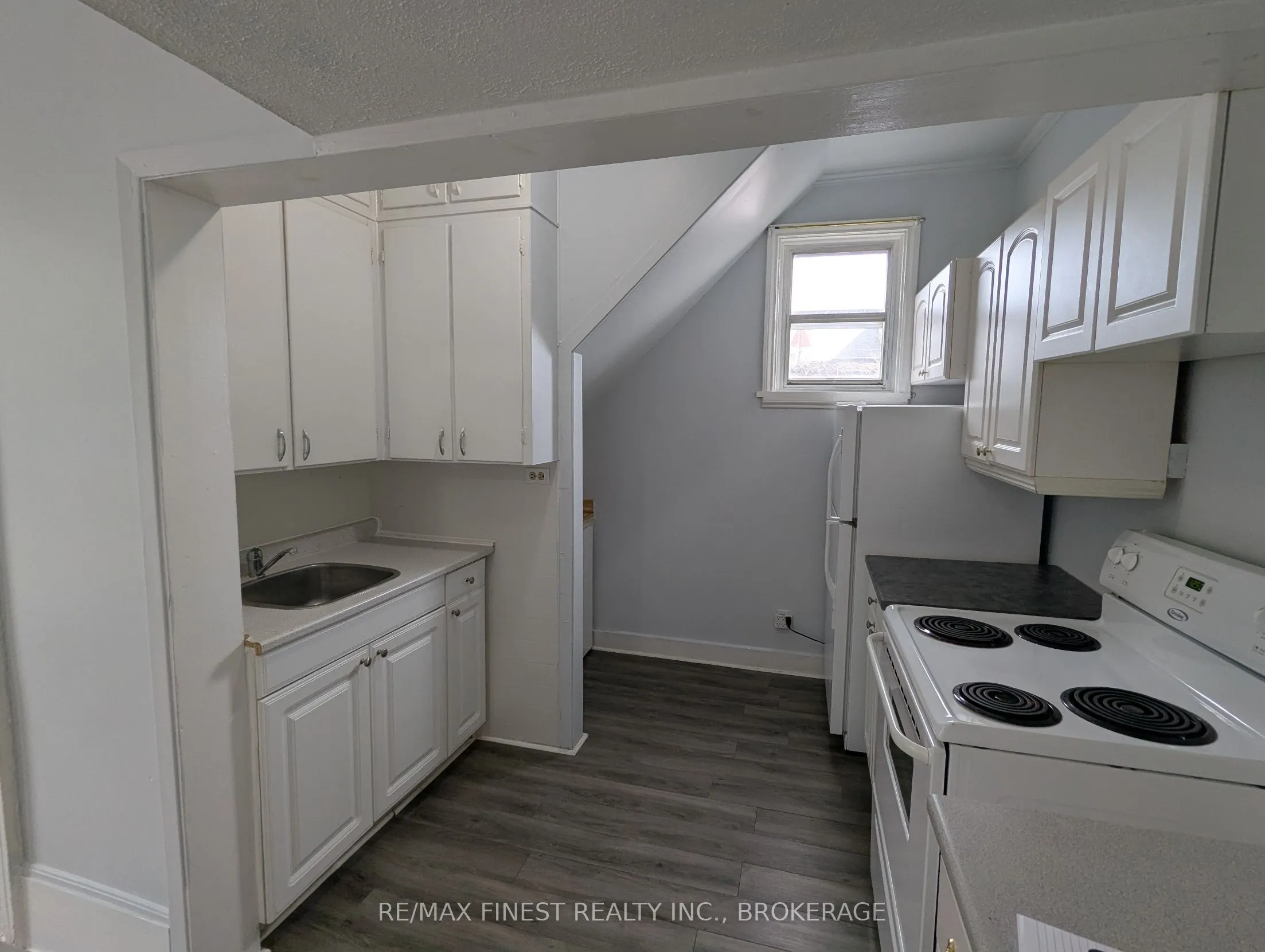 11 Bridge Street, #west