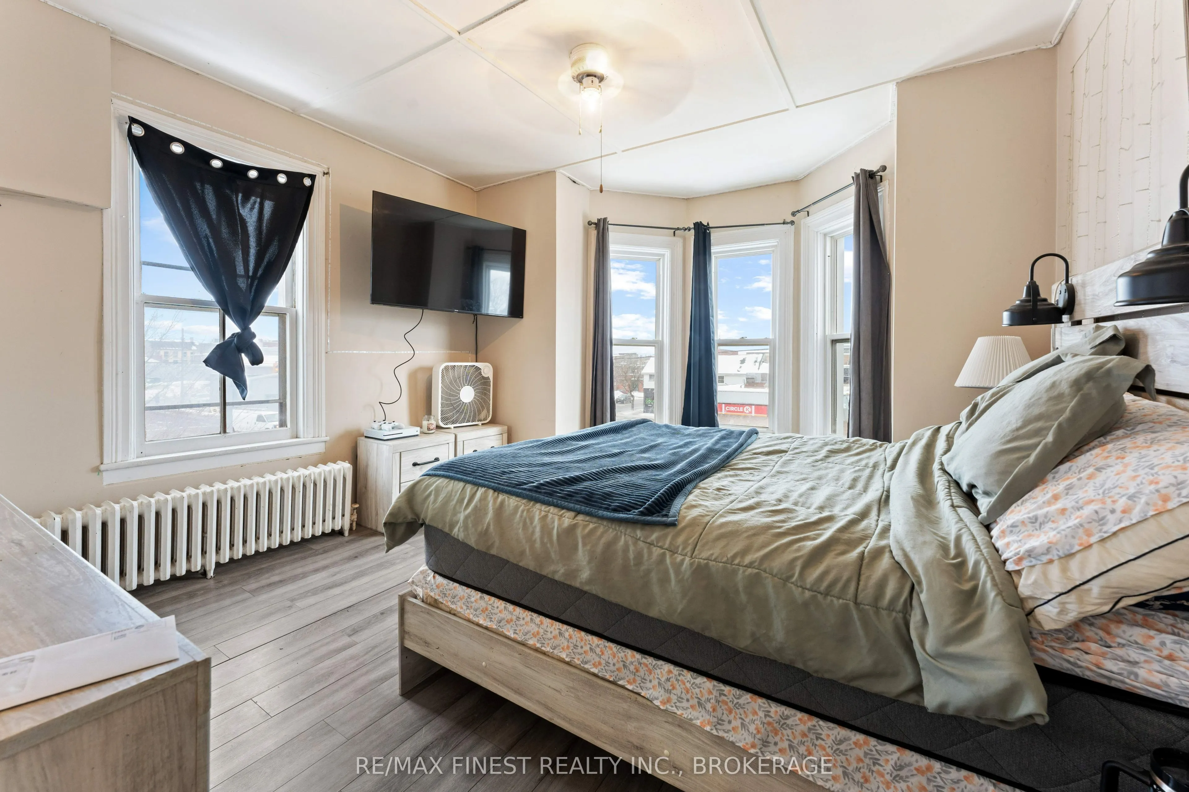 11 Bridge Street, #west
