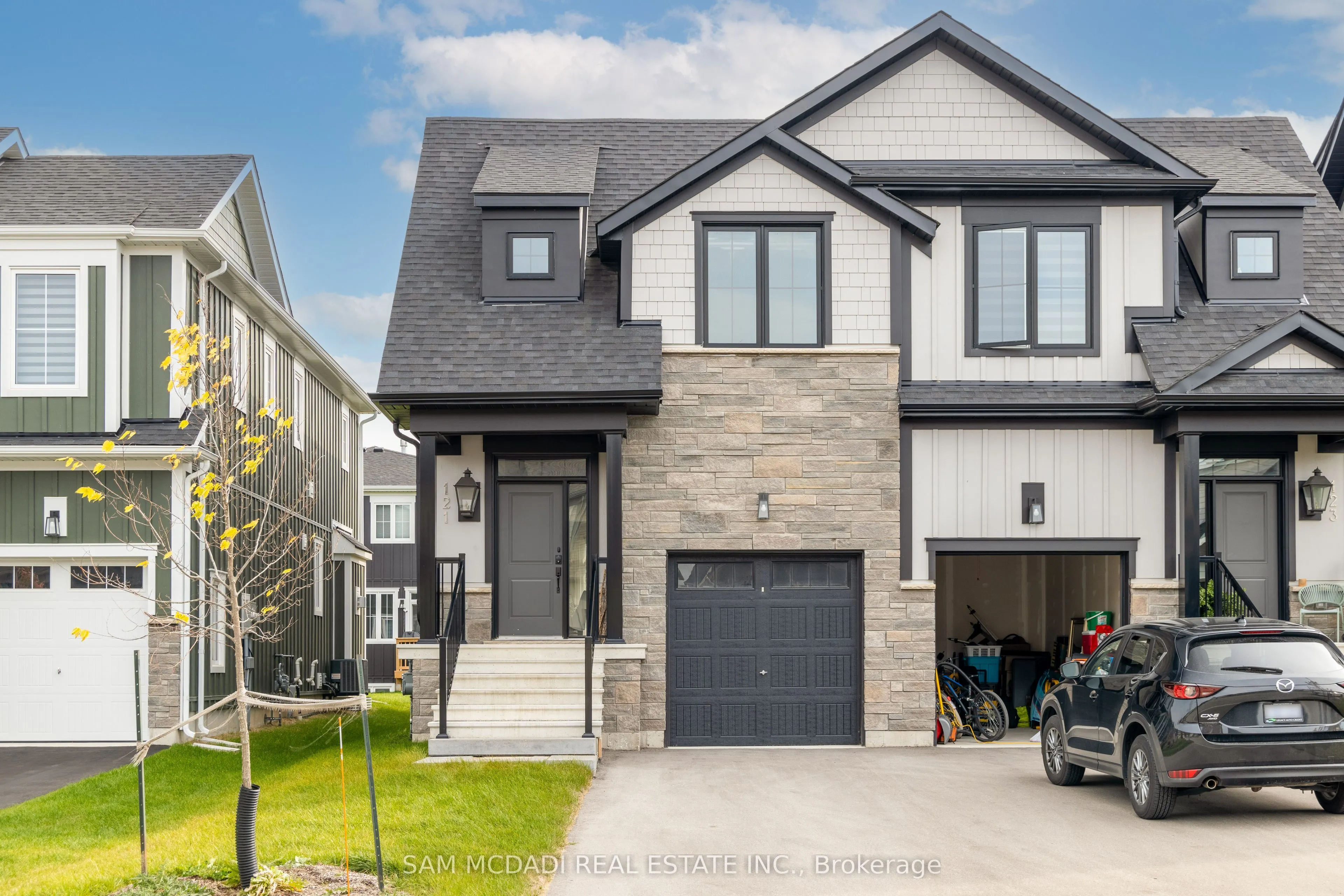 121 Black Willow Crescent