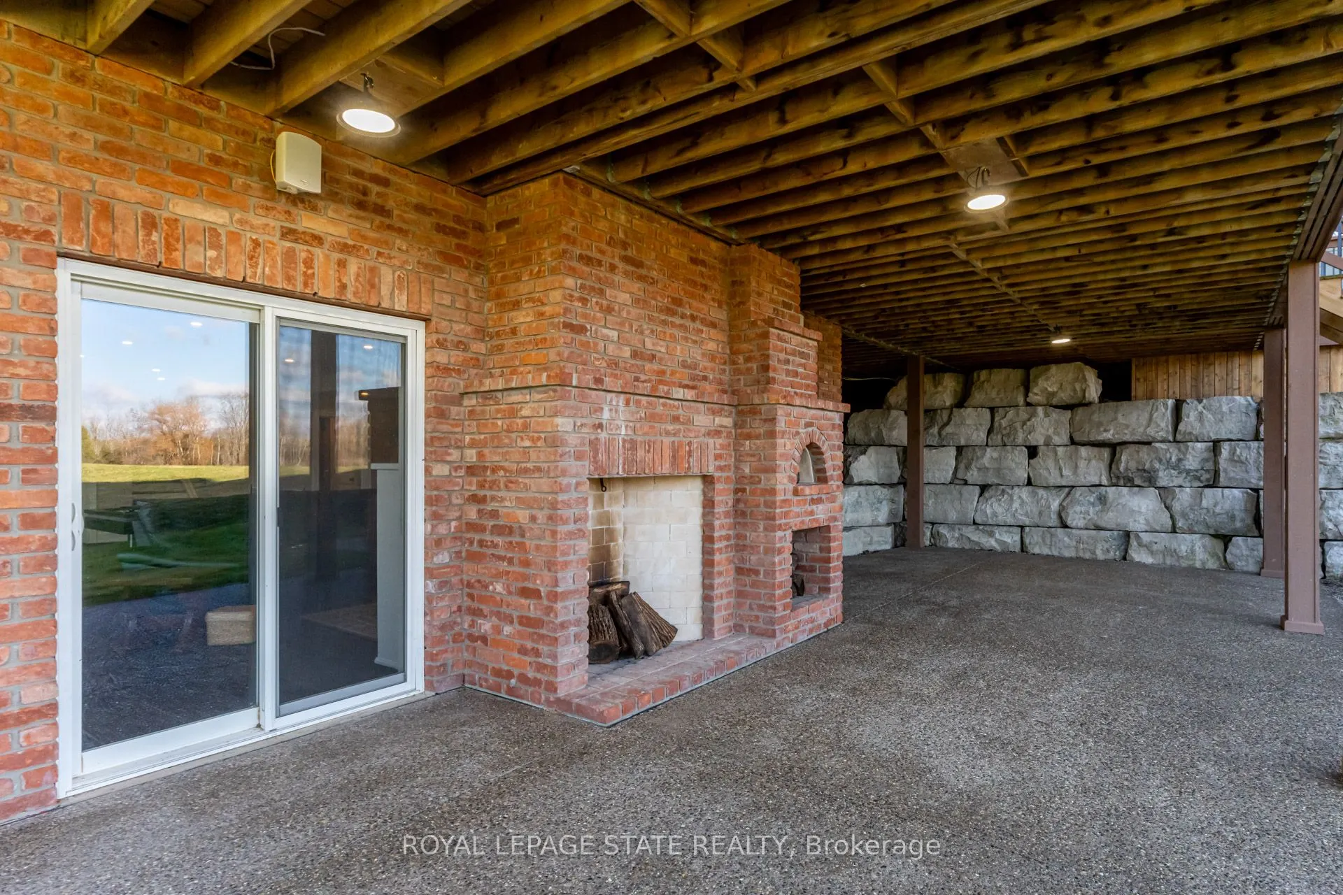 1041 Concession 8 RR 3 W