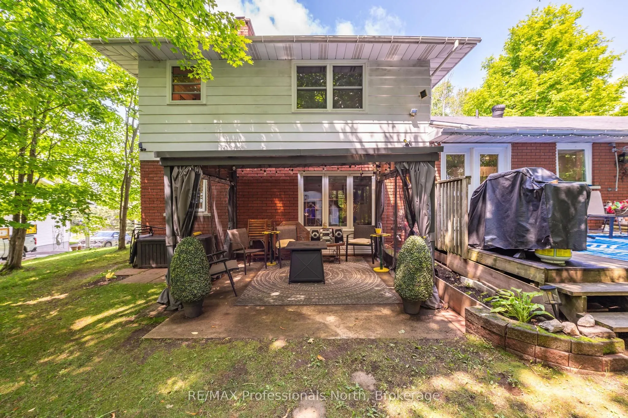 3 Oak Street