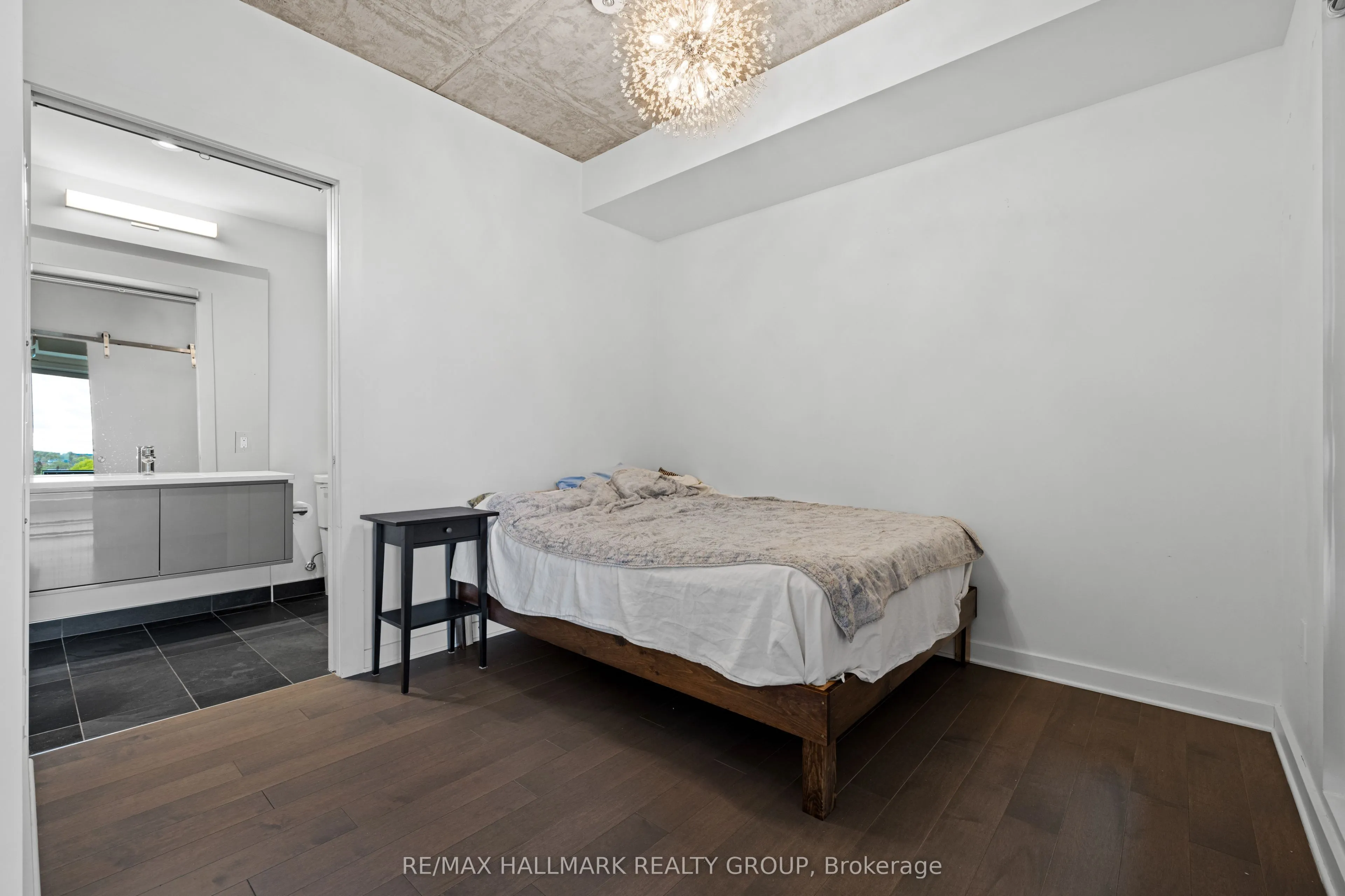 135 Barrette Street #607
