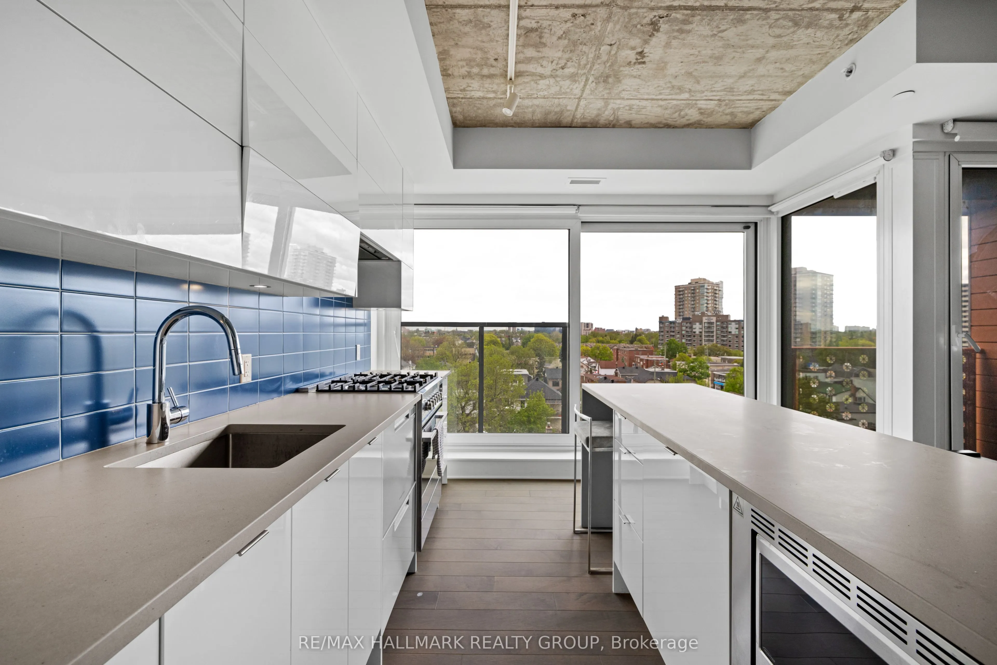 135 Barrette Street #607