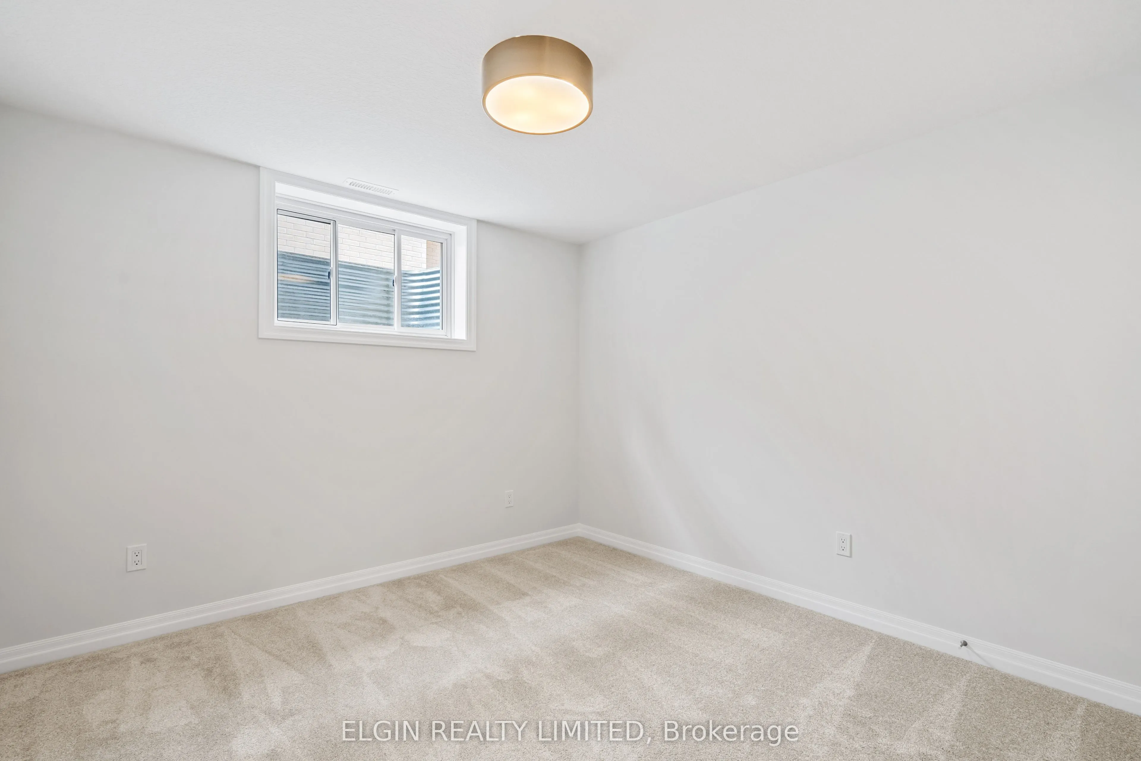 37 Hemlock Crescent