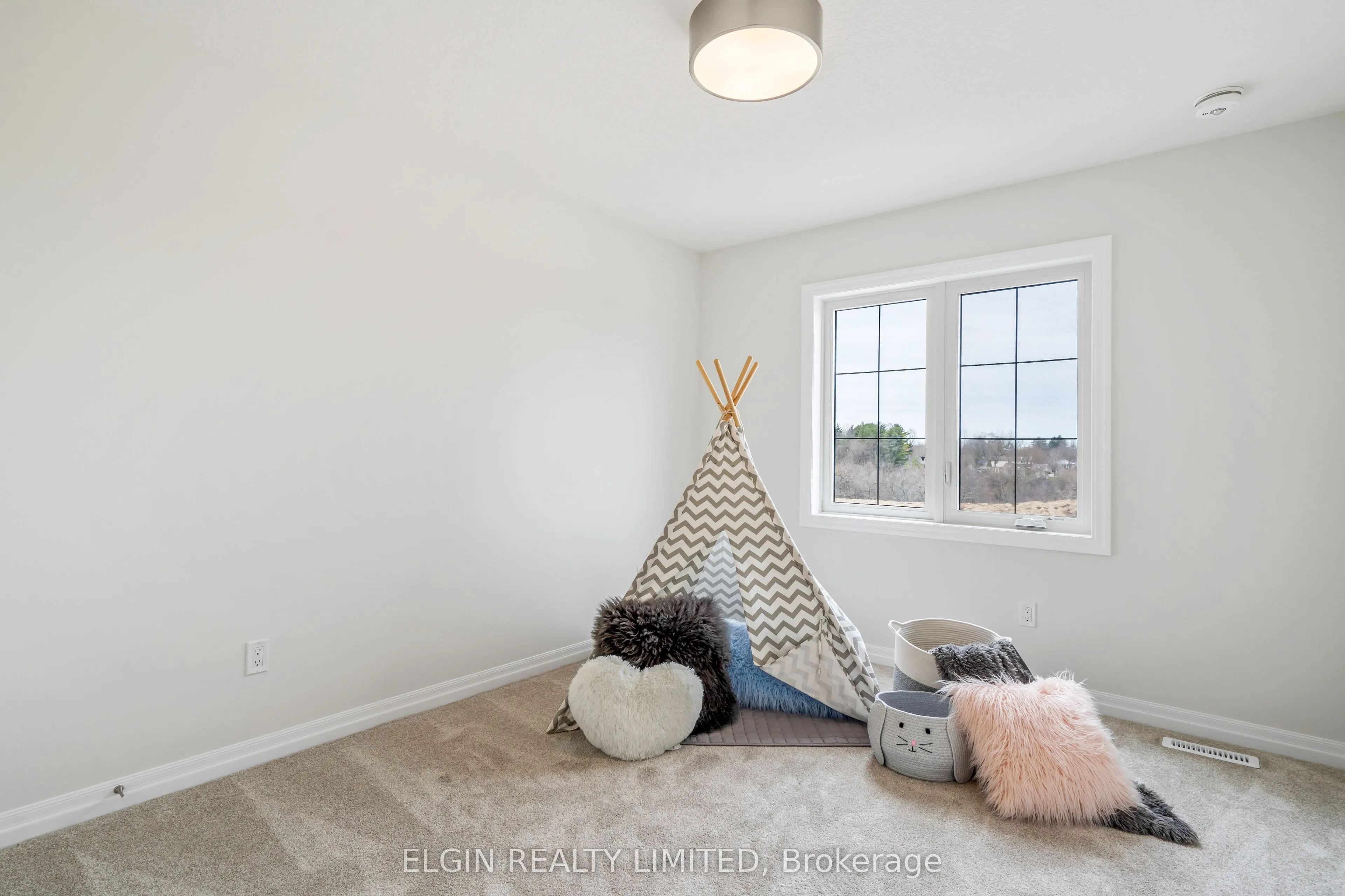37 Hemlock Crescent