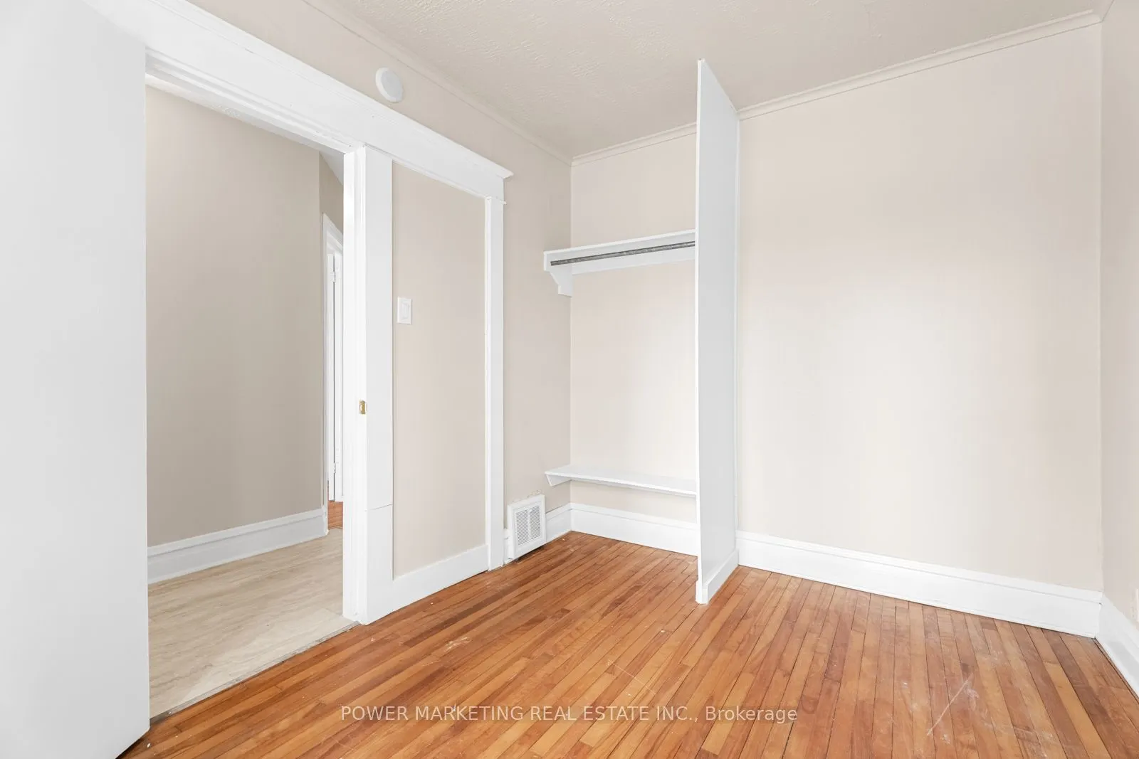12 MCARTHUR Avenue