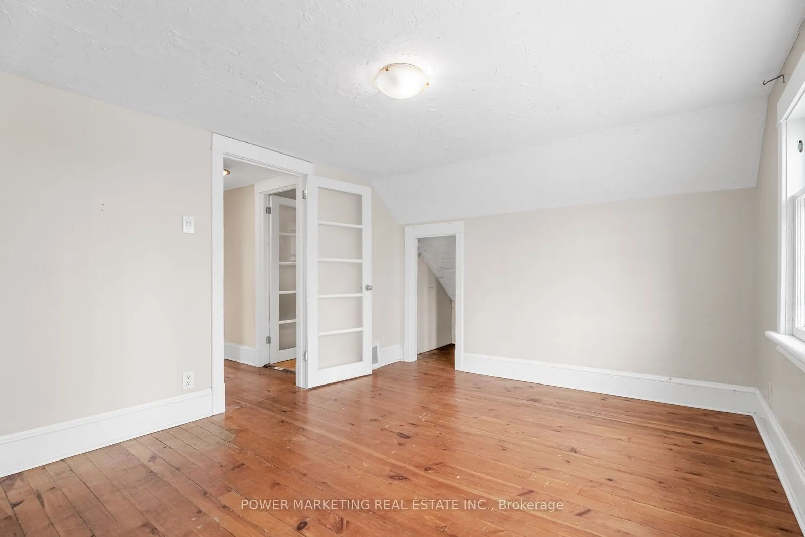 12 MCARTHUR Avenue