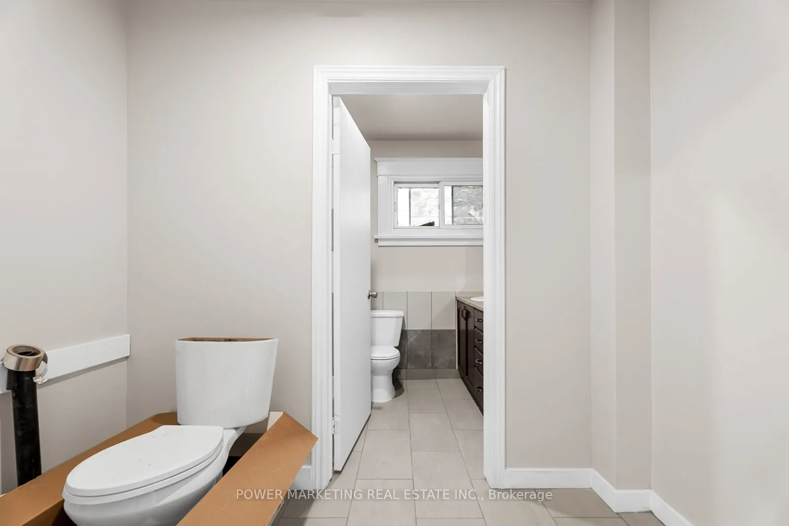 12 MCARTHUR Avenue