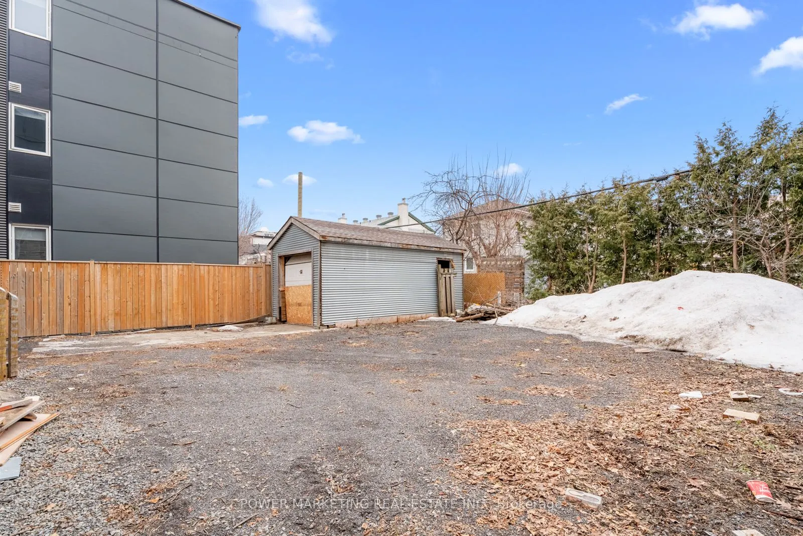 12 MCARTHUR Avenue