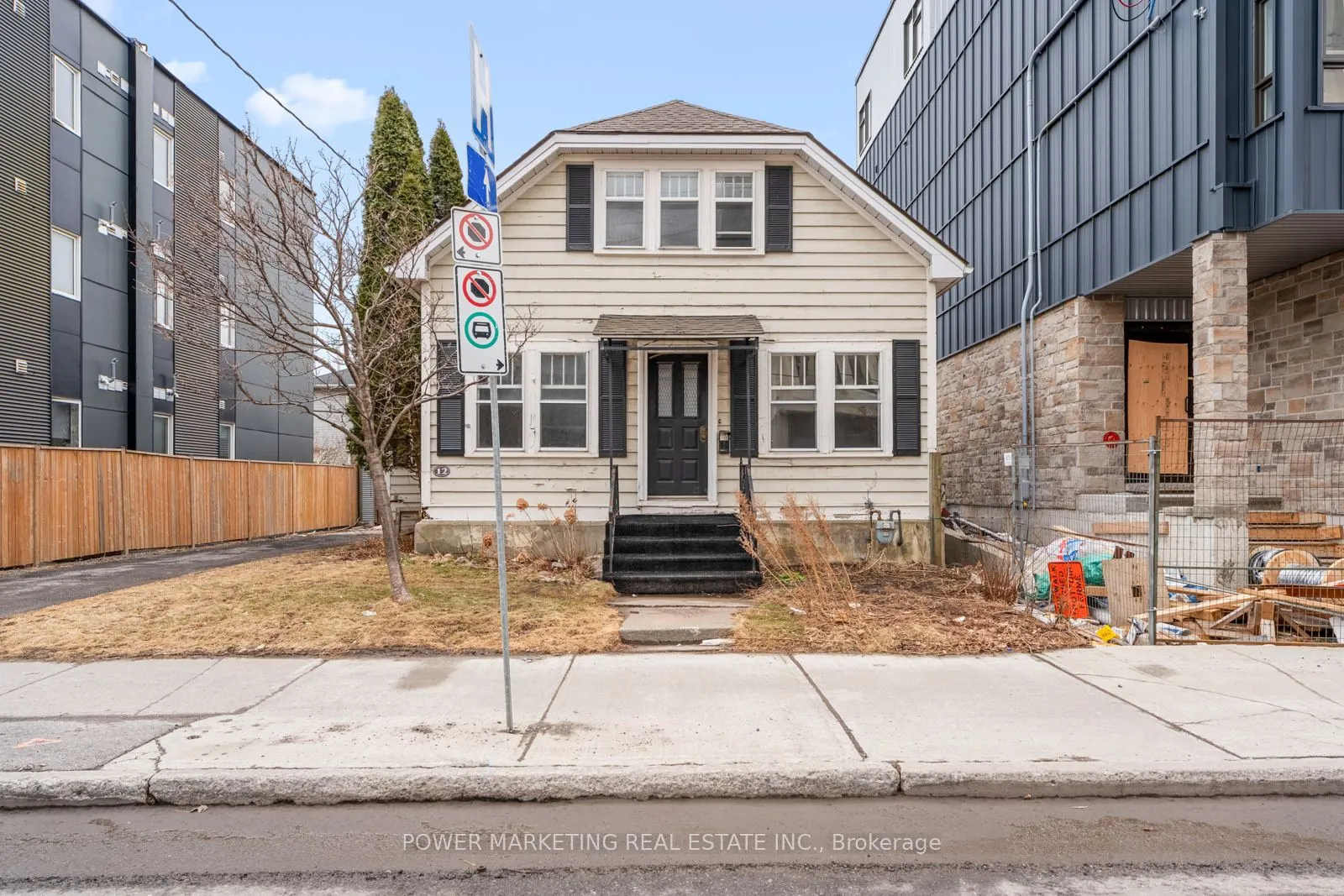12 MCARTHUR Avenue