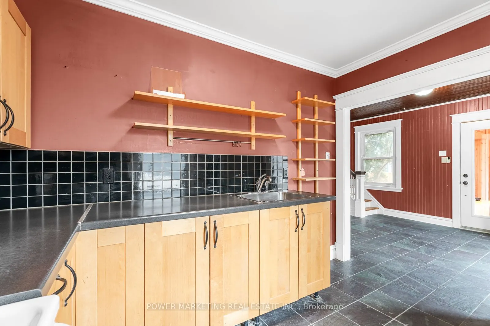 12 MCARTHUR Avenue