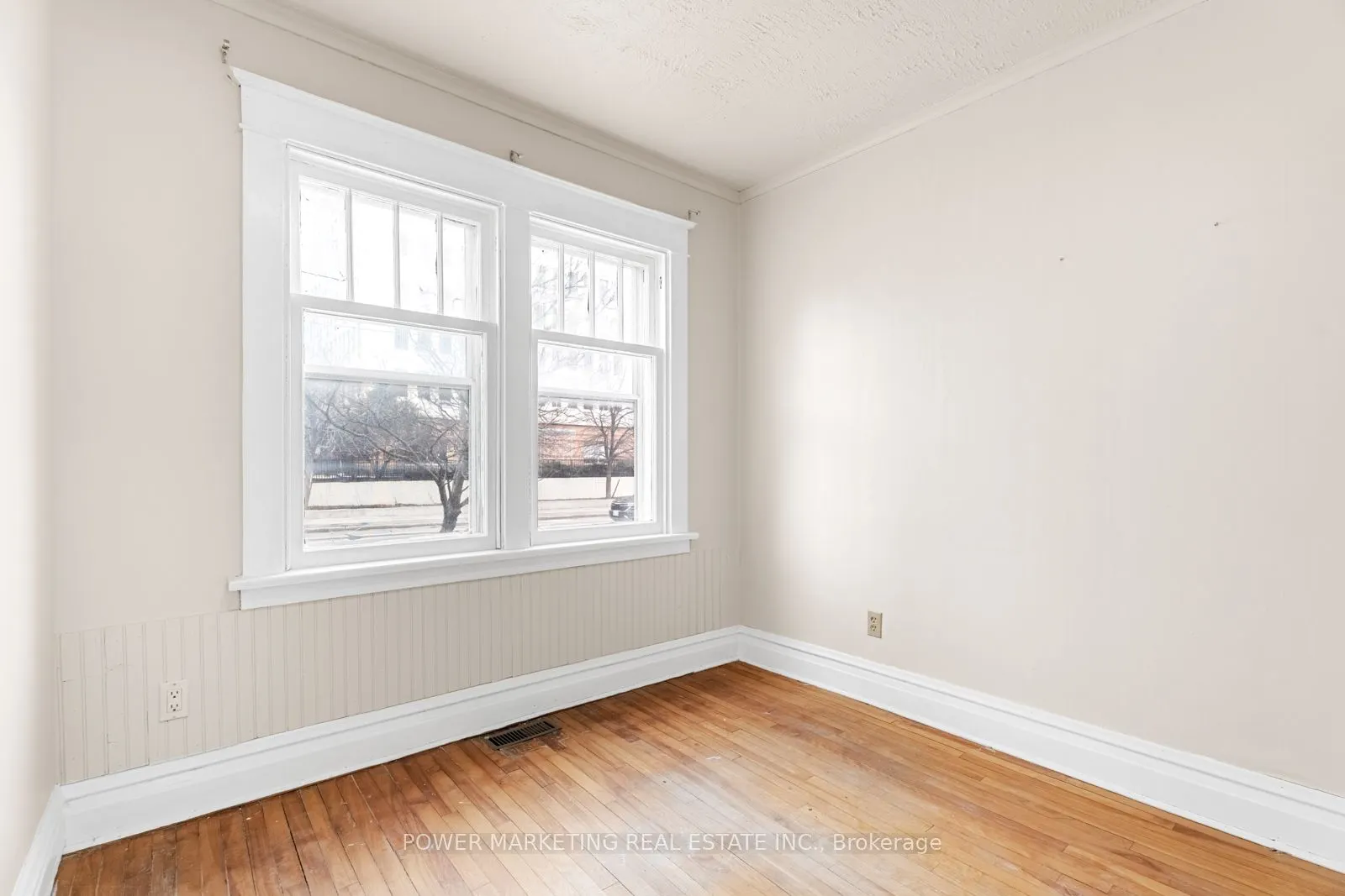 12 MCARTHUR Avenue