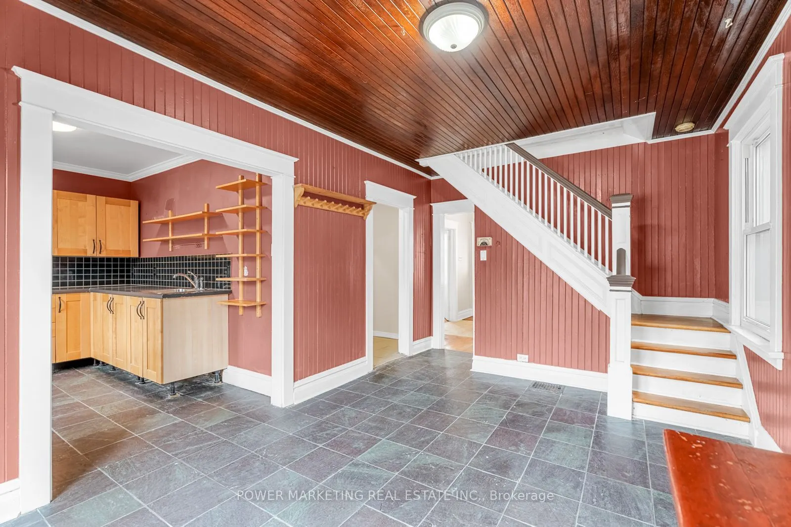 12 MCARTHUR Avenue