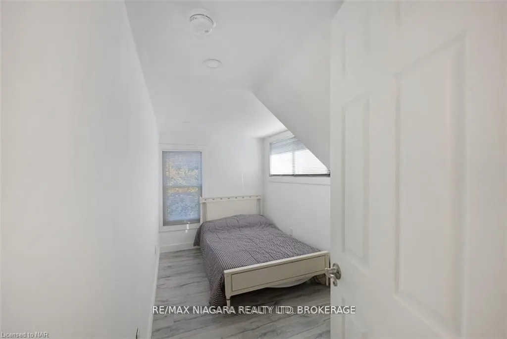 377 Cambridge Road W