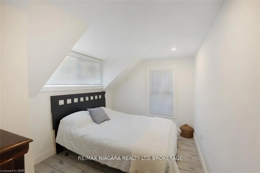 377 Cambridge Road W