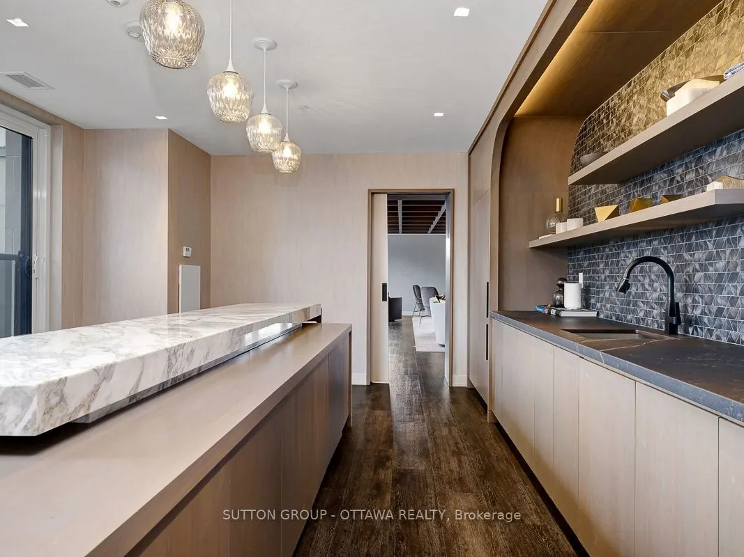 560 Rideau Street #306