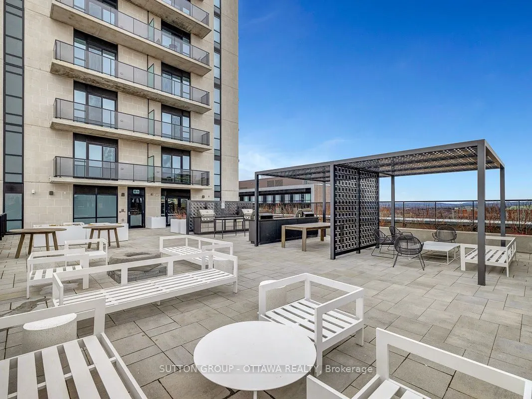 560 Rideau Street #306
