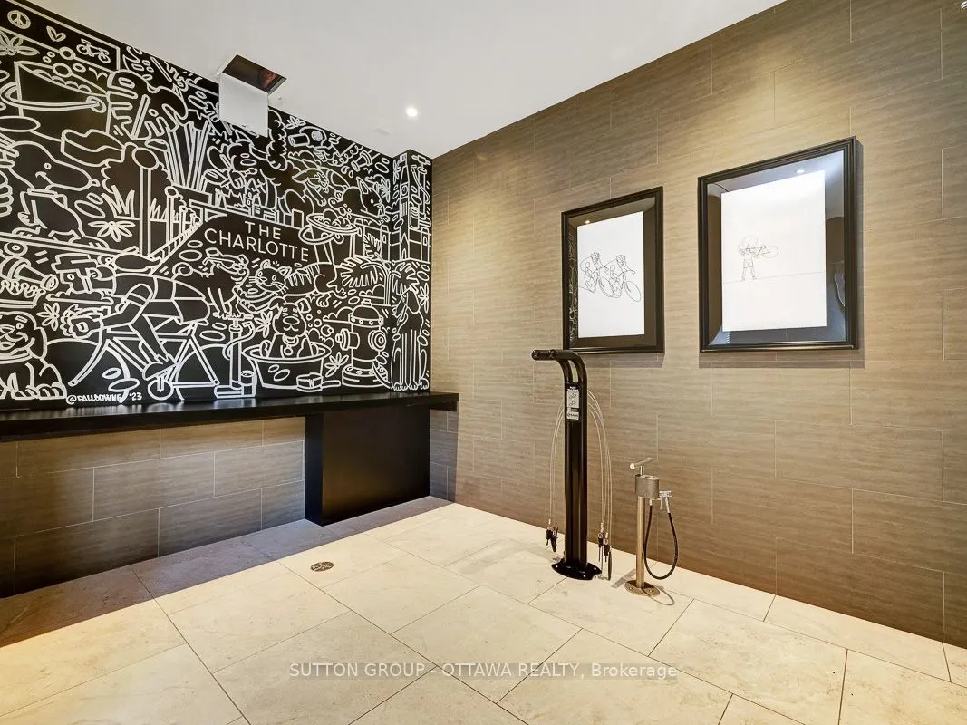 560 Rideau Street #306