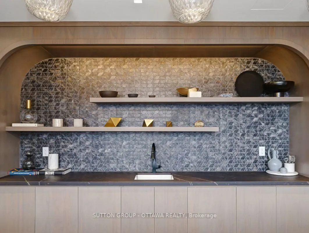 560 Rideau Street #306