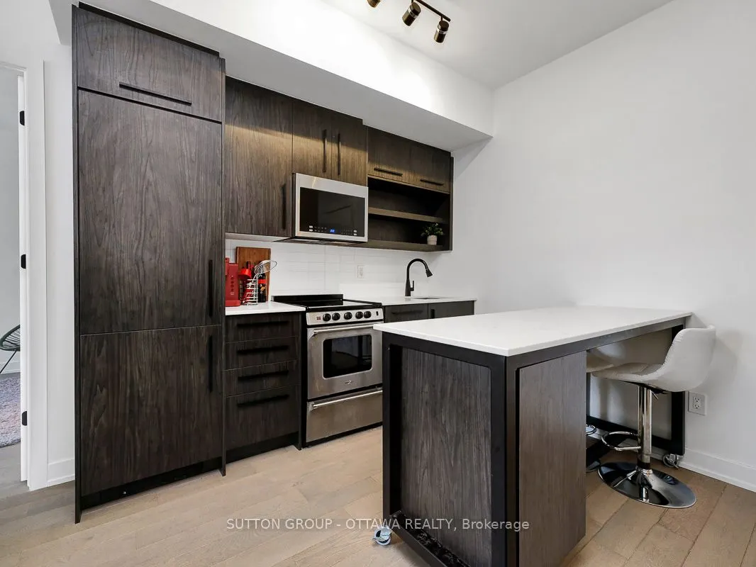 560 Rideau Street #306