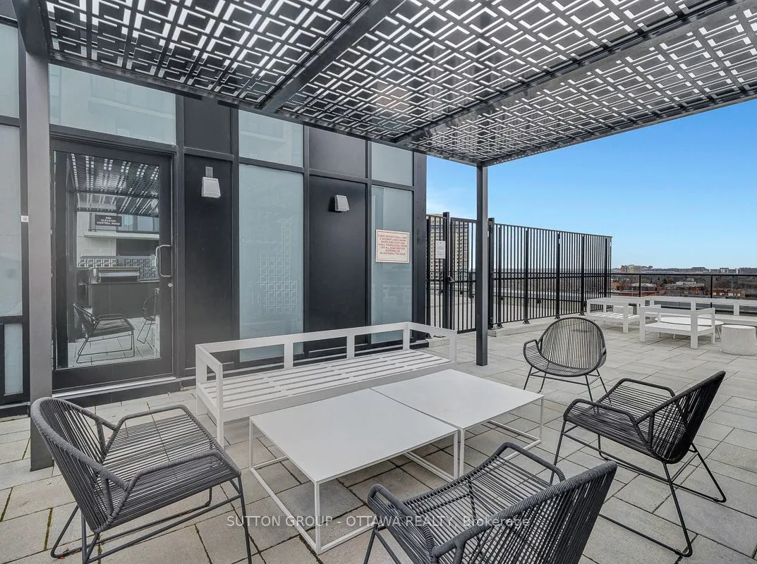 560 Rideau Street #306