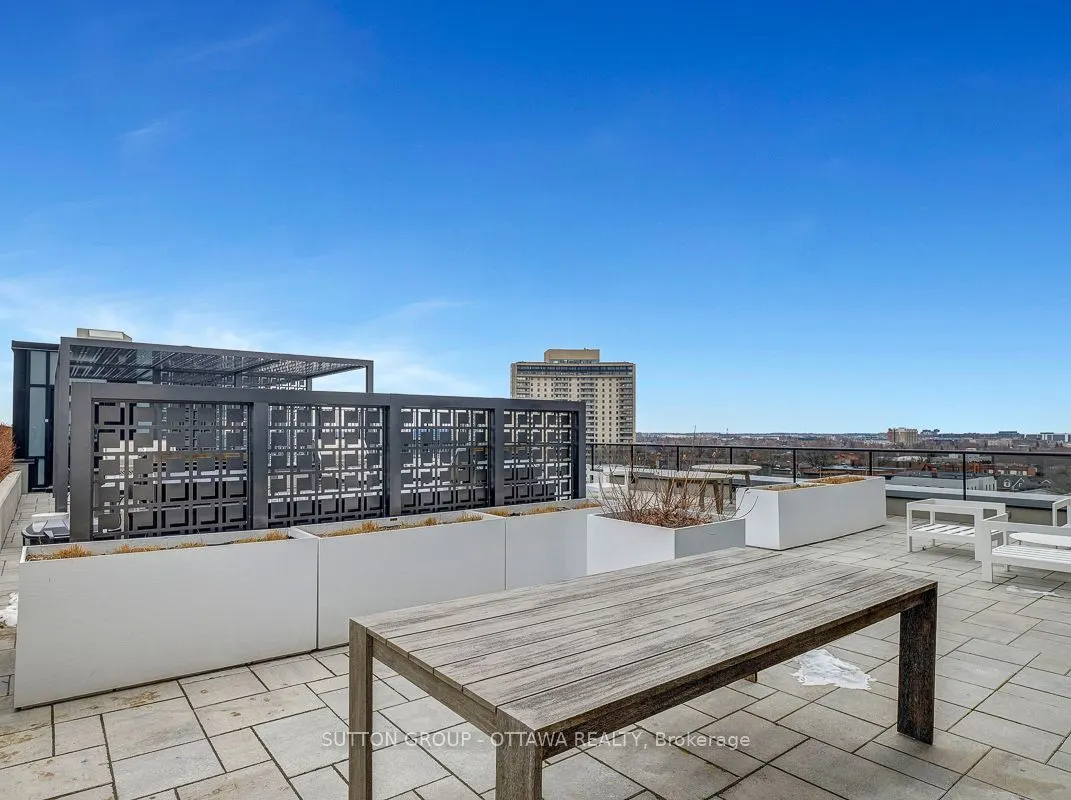 560 Rideau Street #306