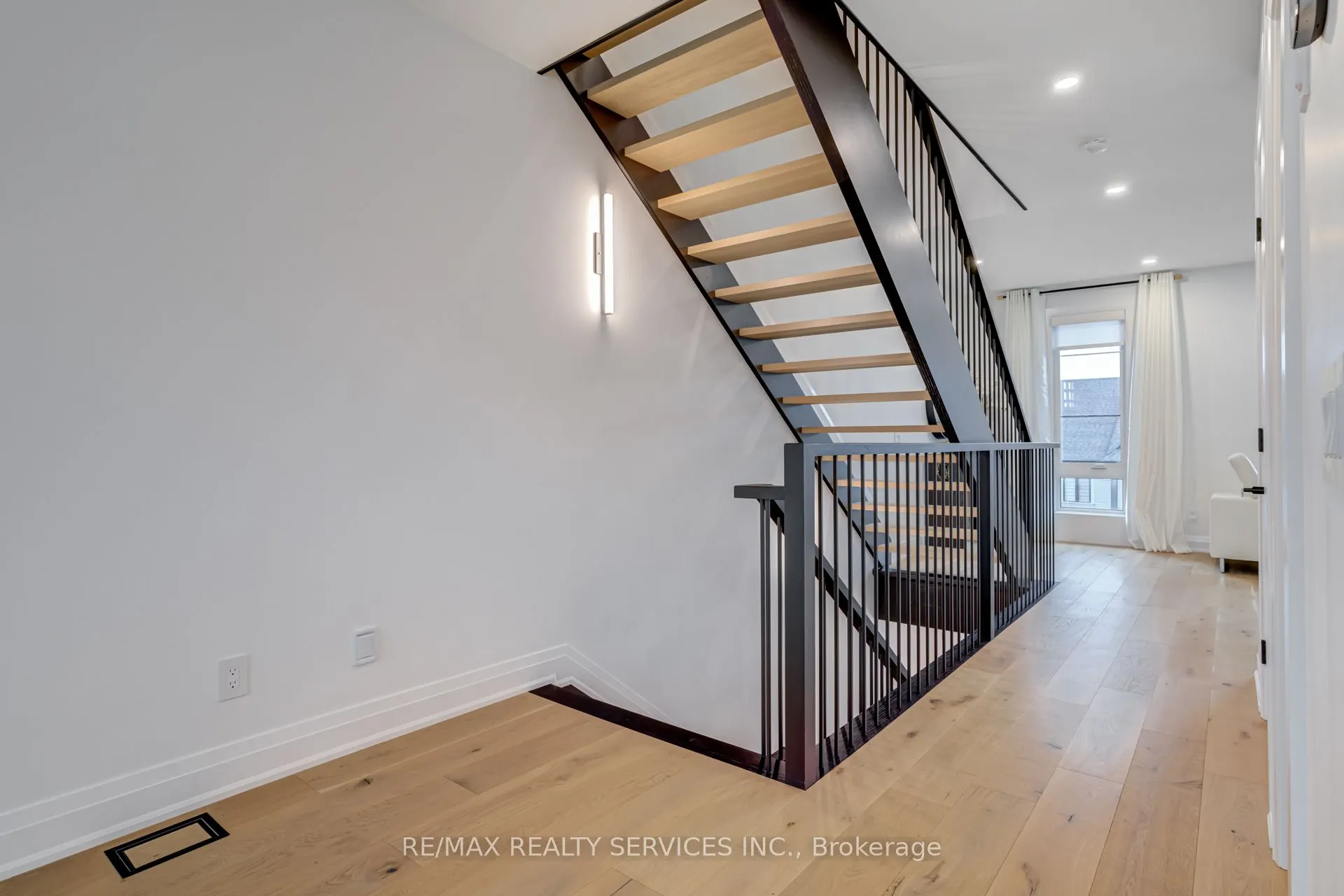 151C Port Robinson Road #15