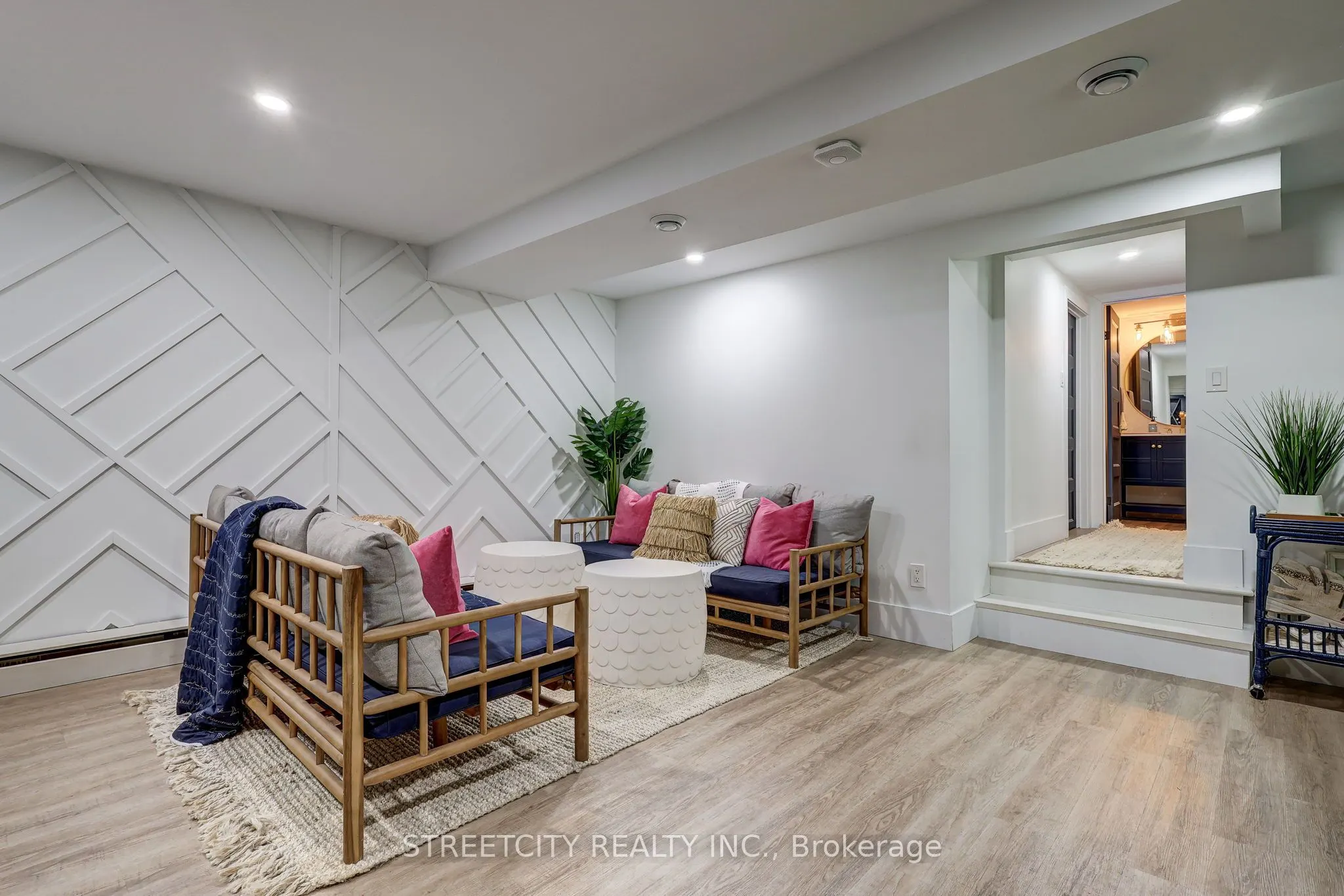7 Thistle Court