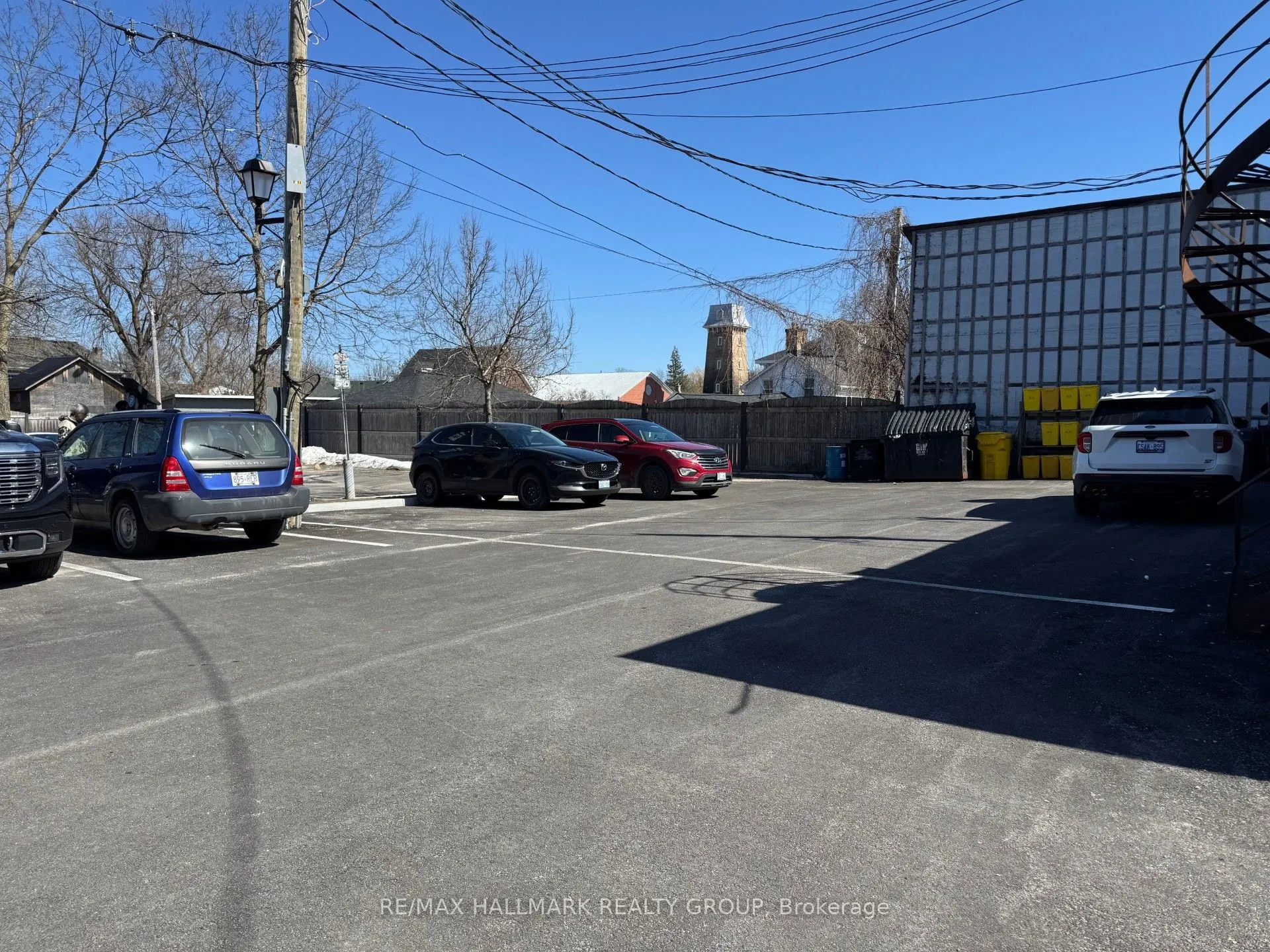 23 Gore Street E