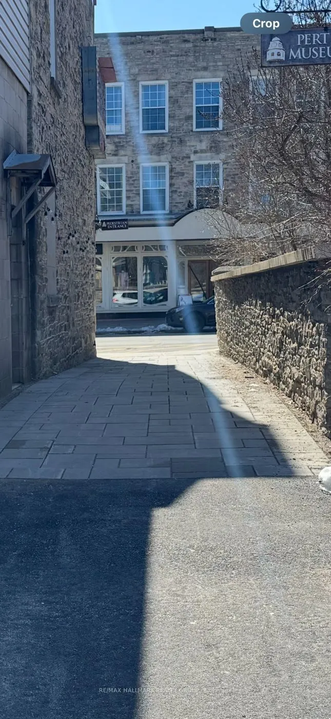 23 Gore Street E