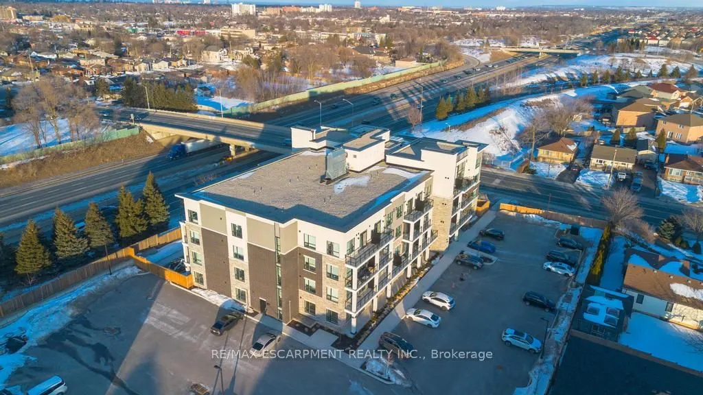 120 Springvalley Crescent, #106