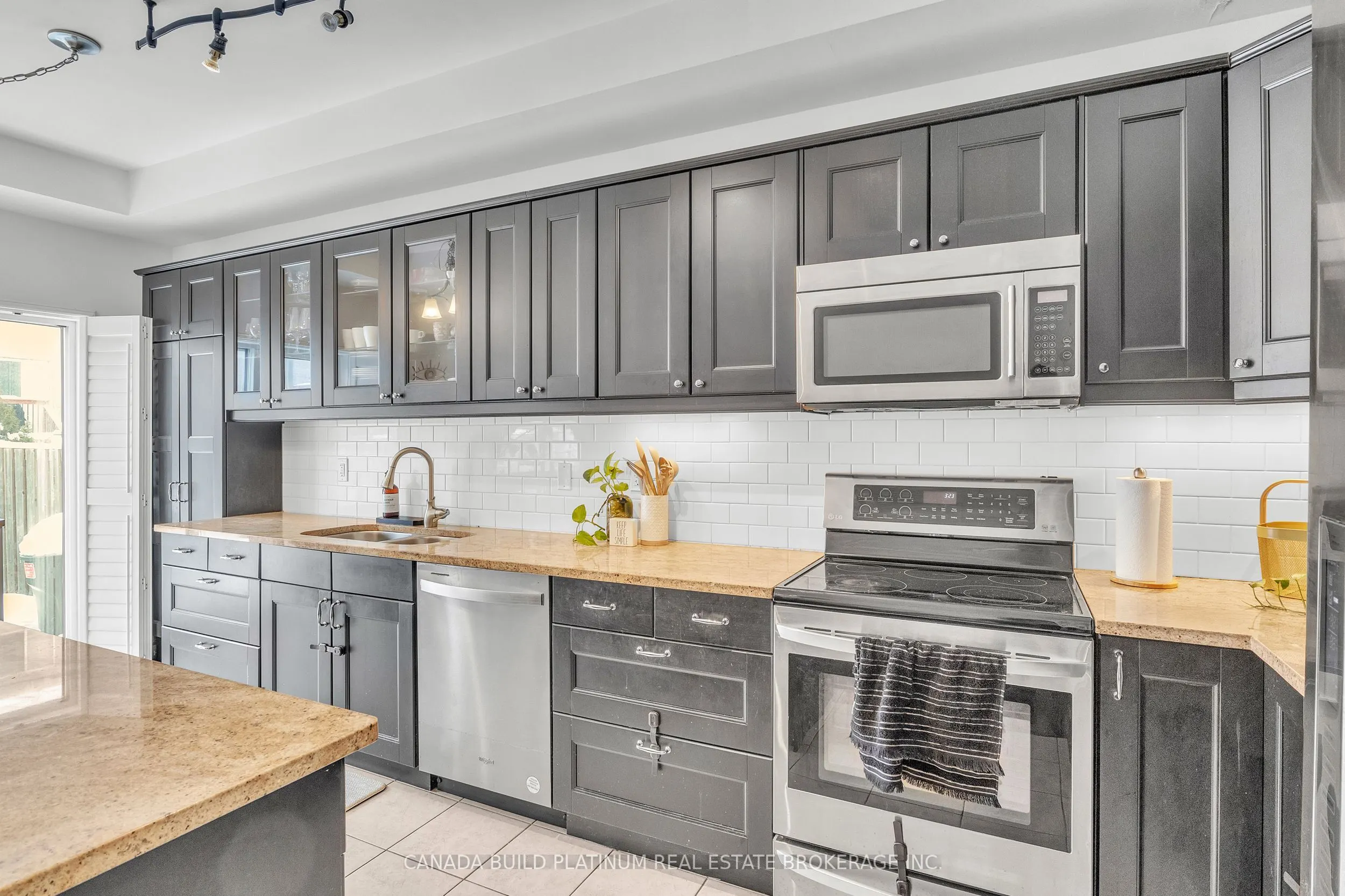 80 Palacebeach Trail