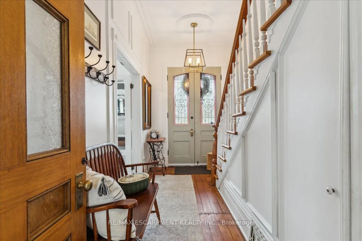 123 Main Street W