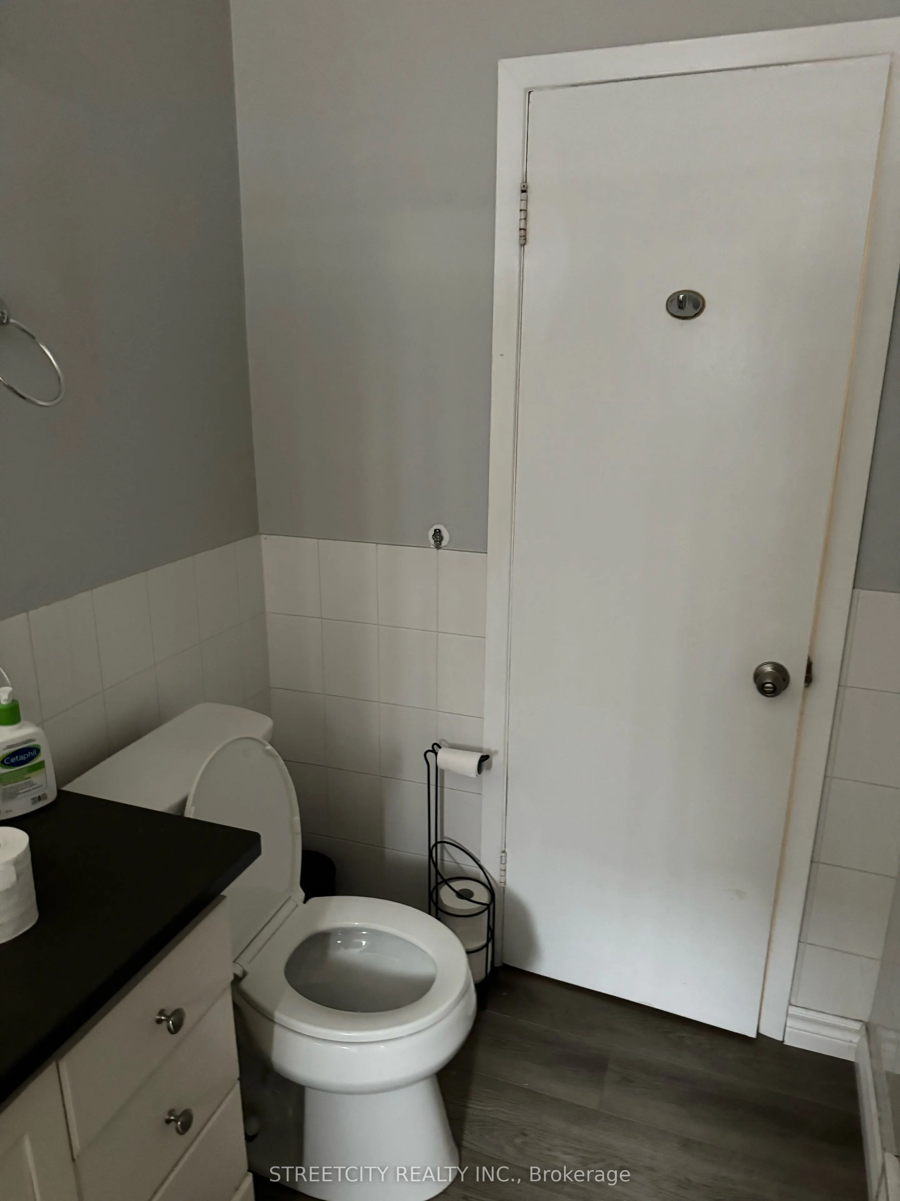 17 Evergreen Avenue, #Upper
