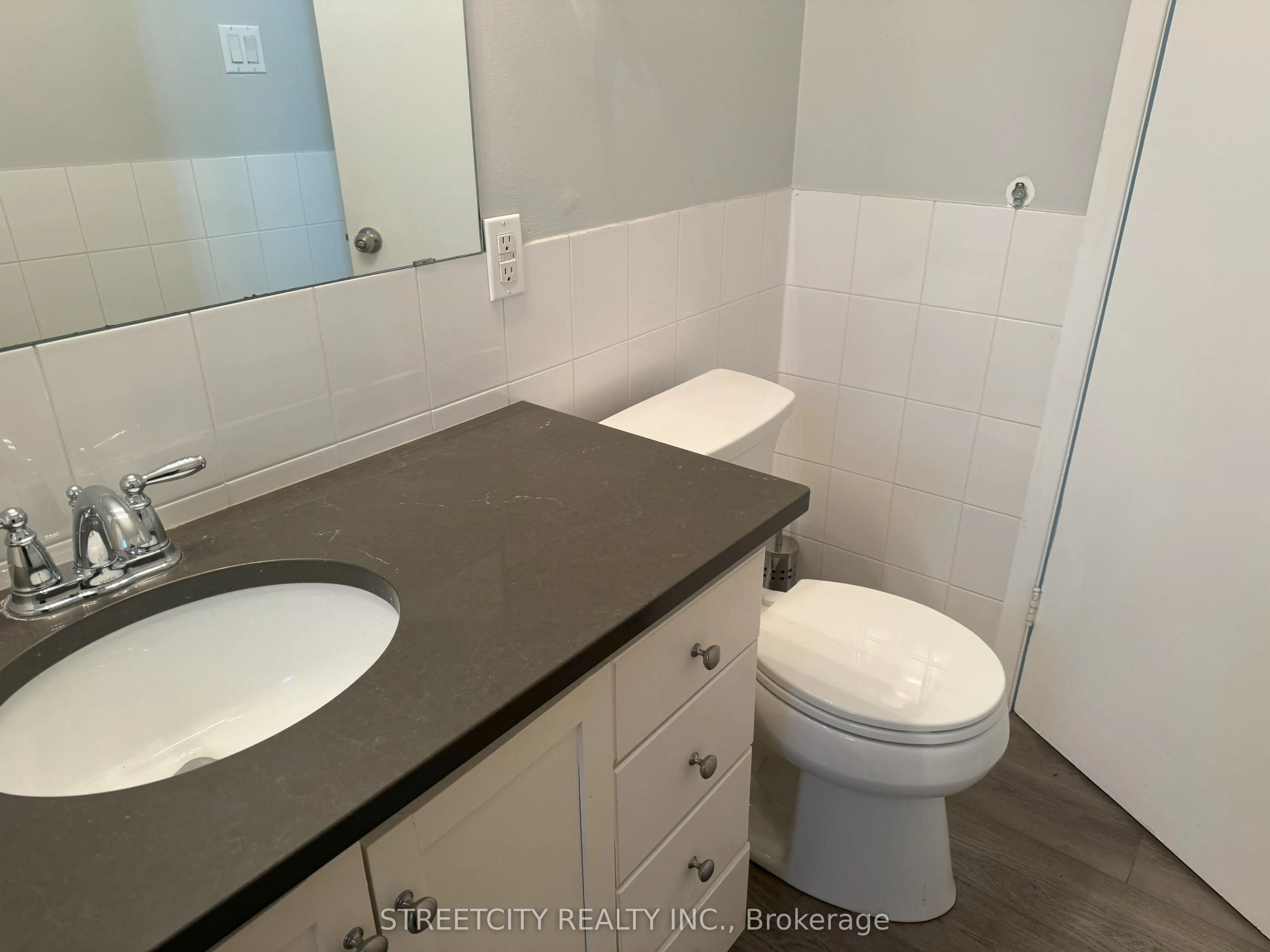 17 Evergreen Avenue, #Upper