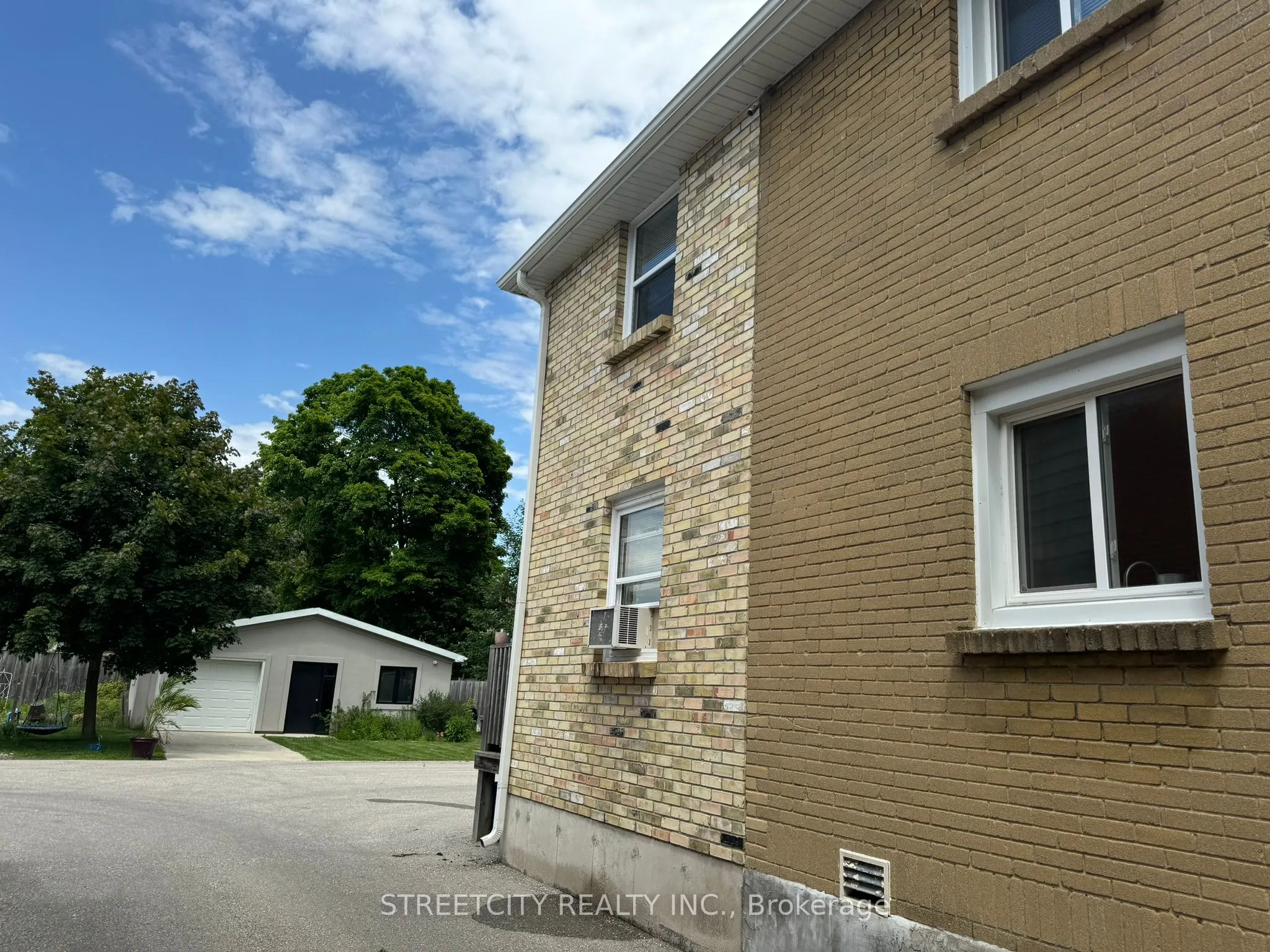 17 Evergreen Avenue, #Upper