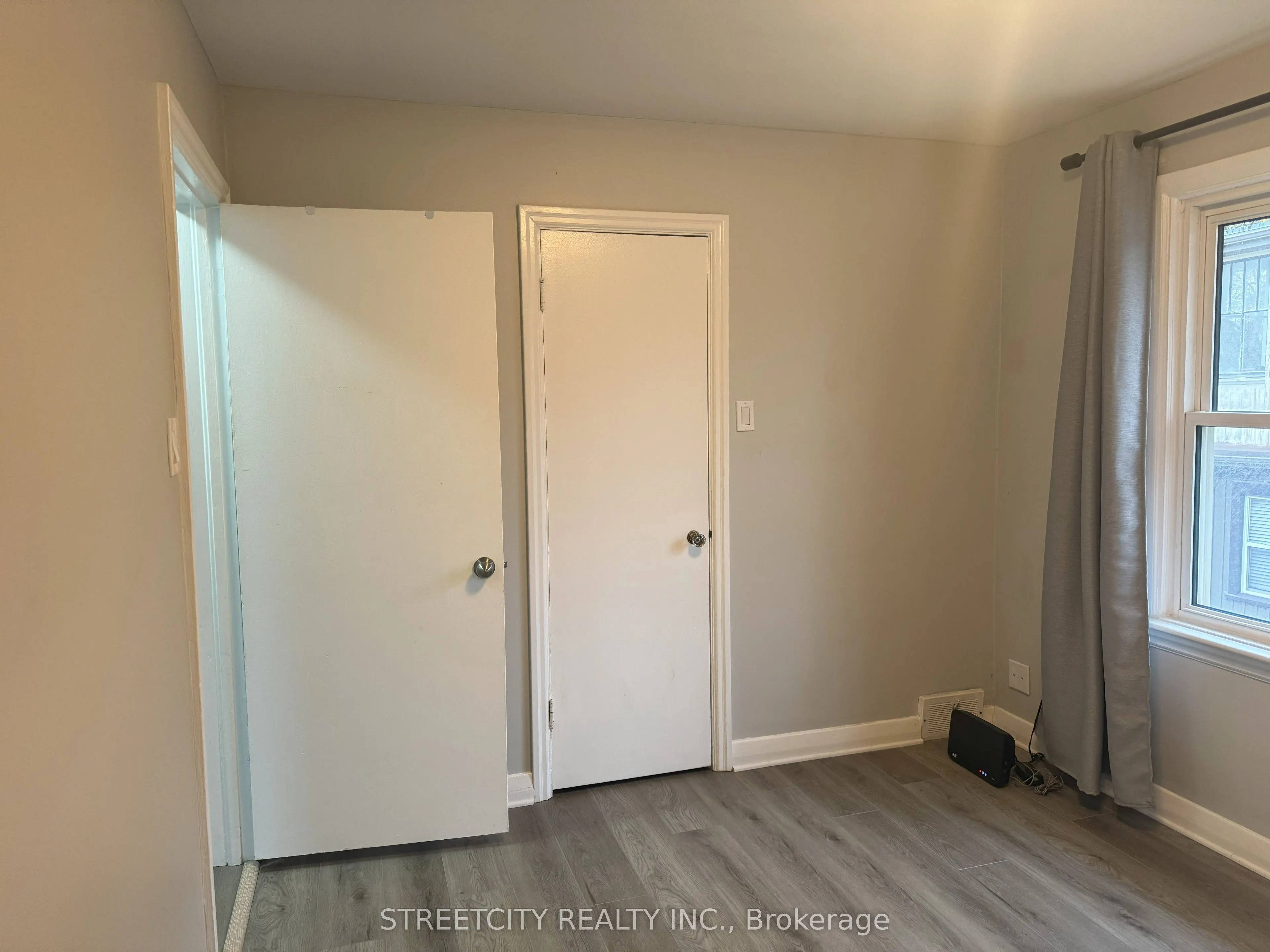 17 Evergreen Avenue, #Upper