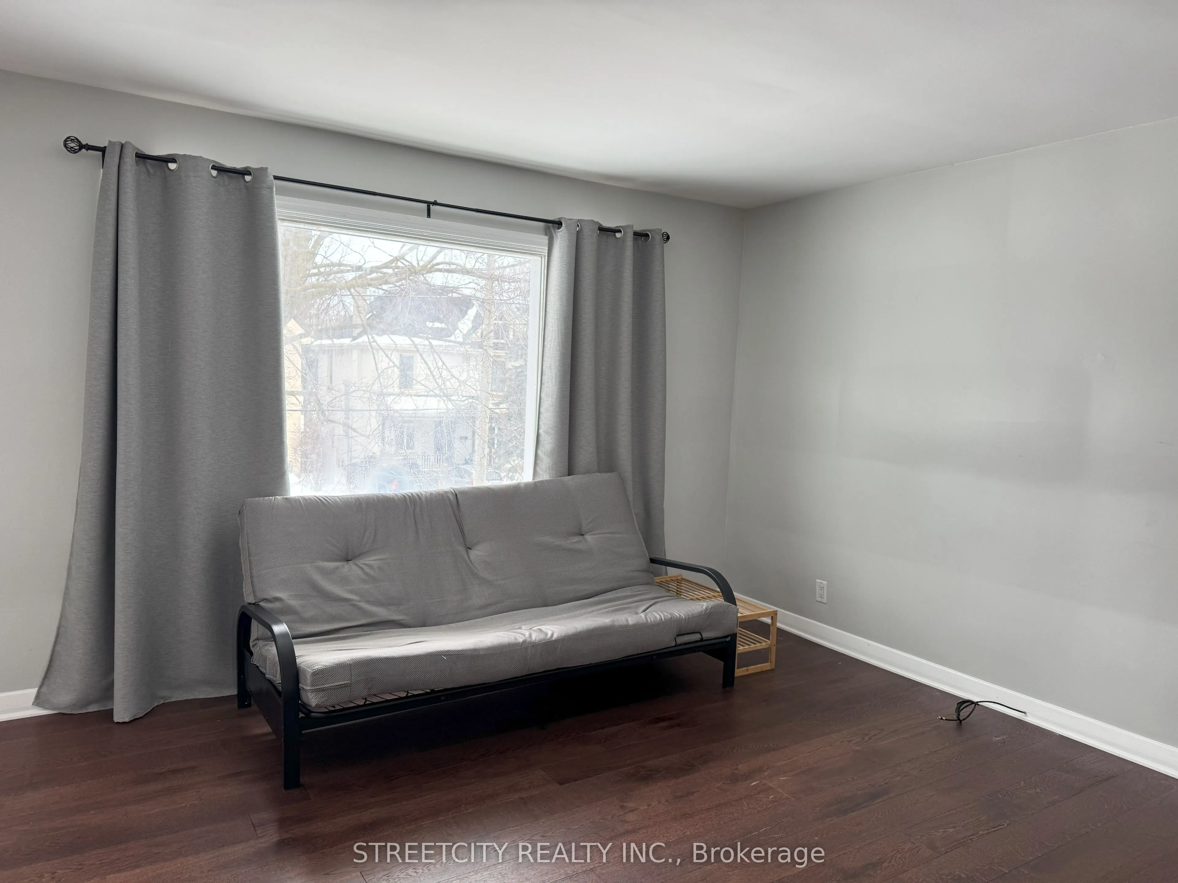 17 Evergreen Avenue, #Upper